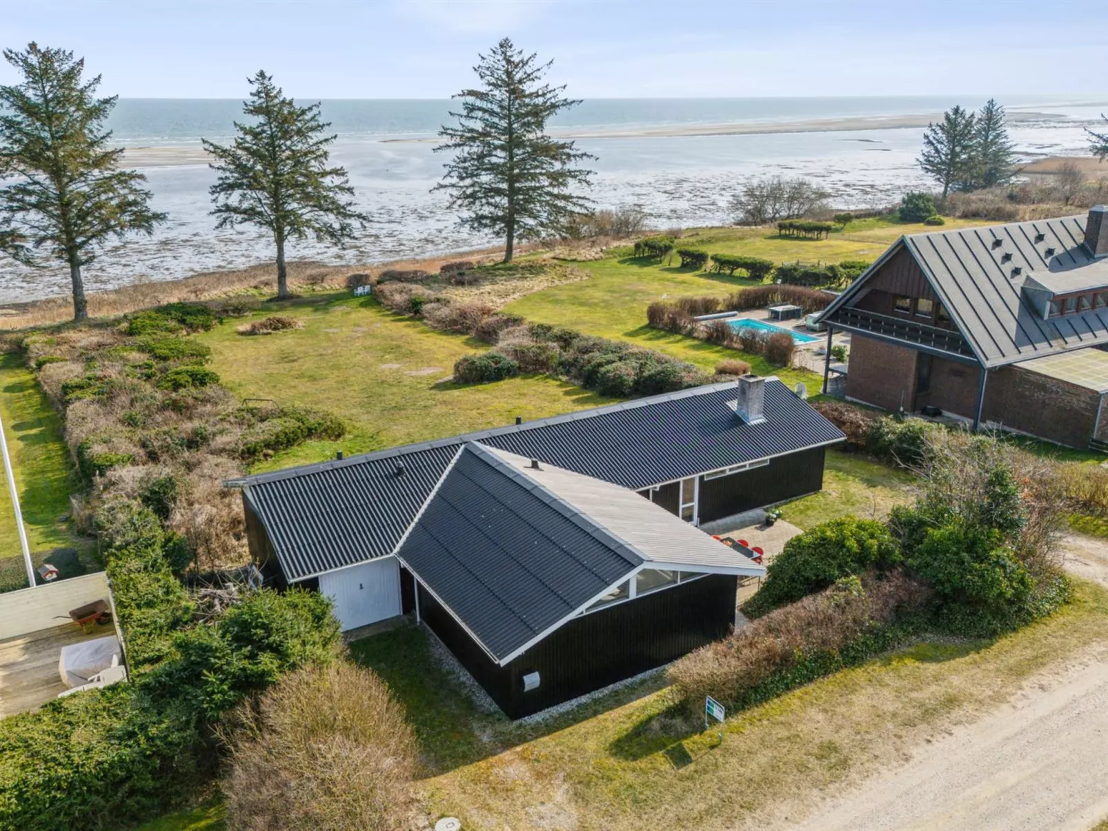 "Wrage" -  from the sea-Buiten