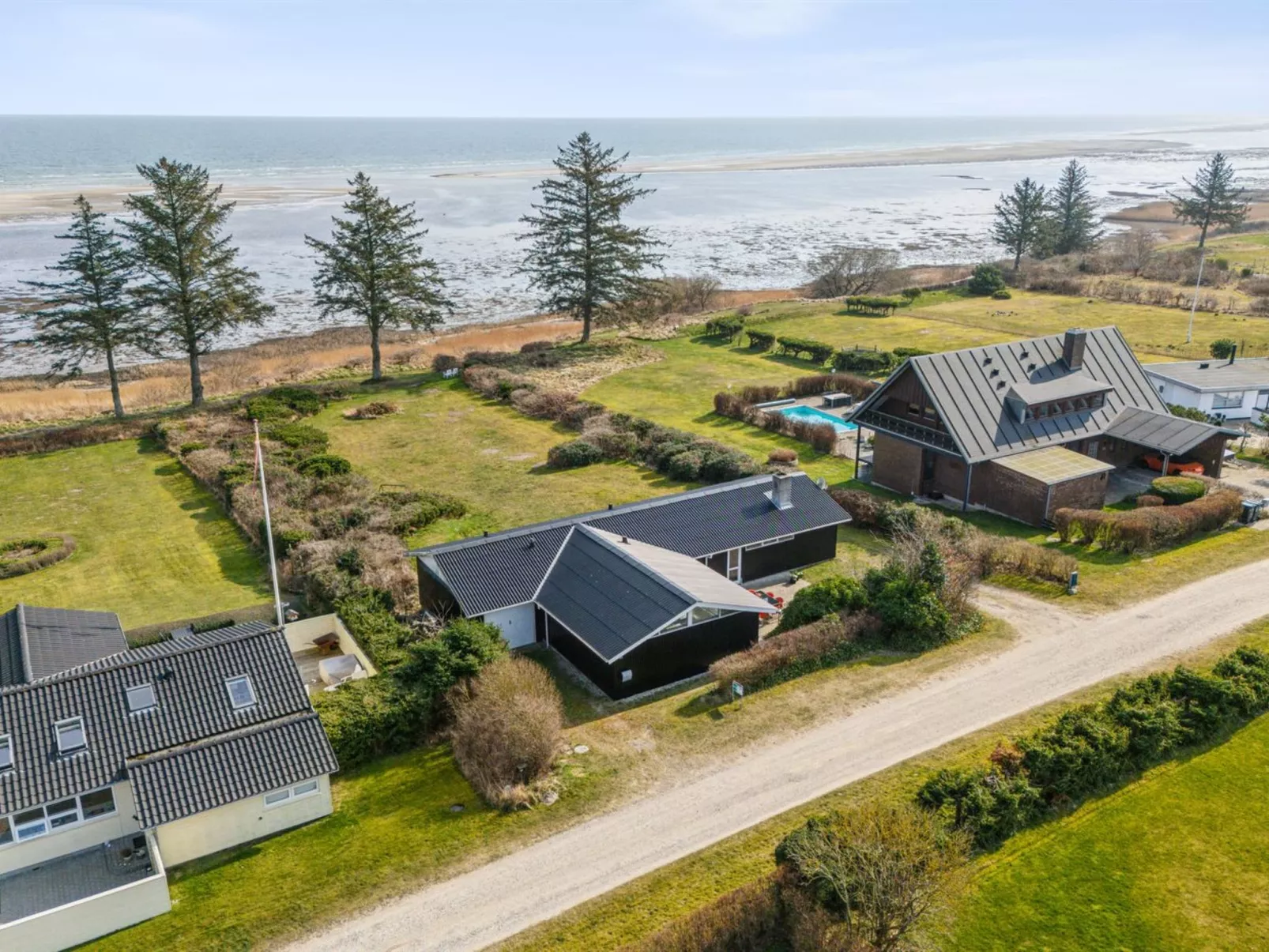 "Wrage" -  from the sea-Buiten