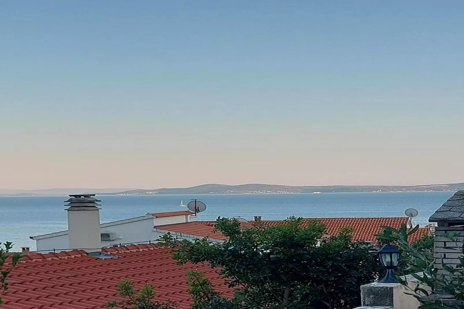 Apartments Lucija - Studio-Uitzicht zomer