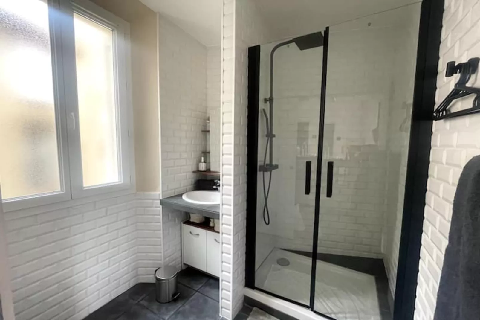 Studio cosy  cour intérieure - Cannet-Badkamer