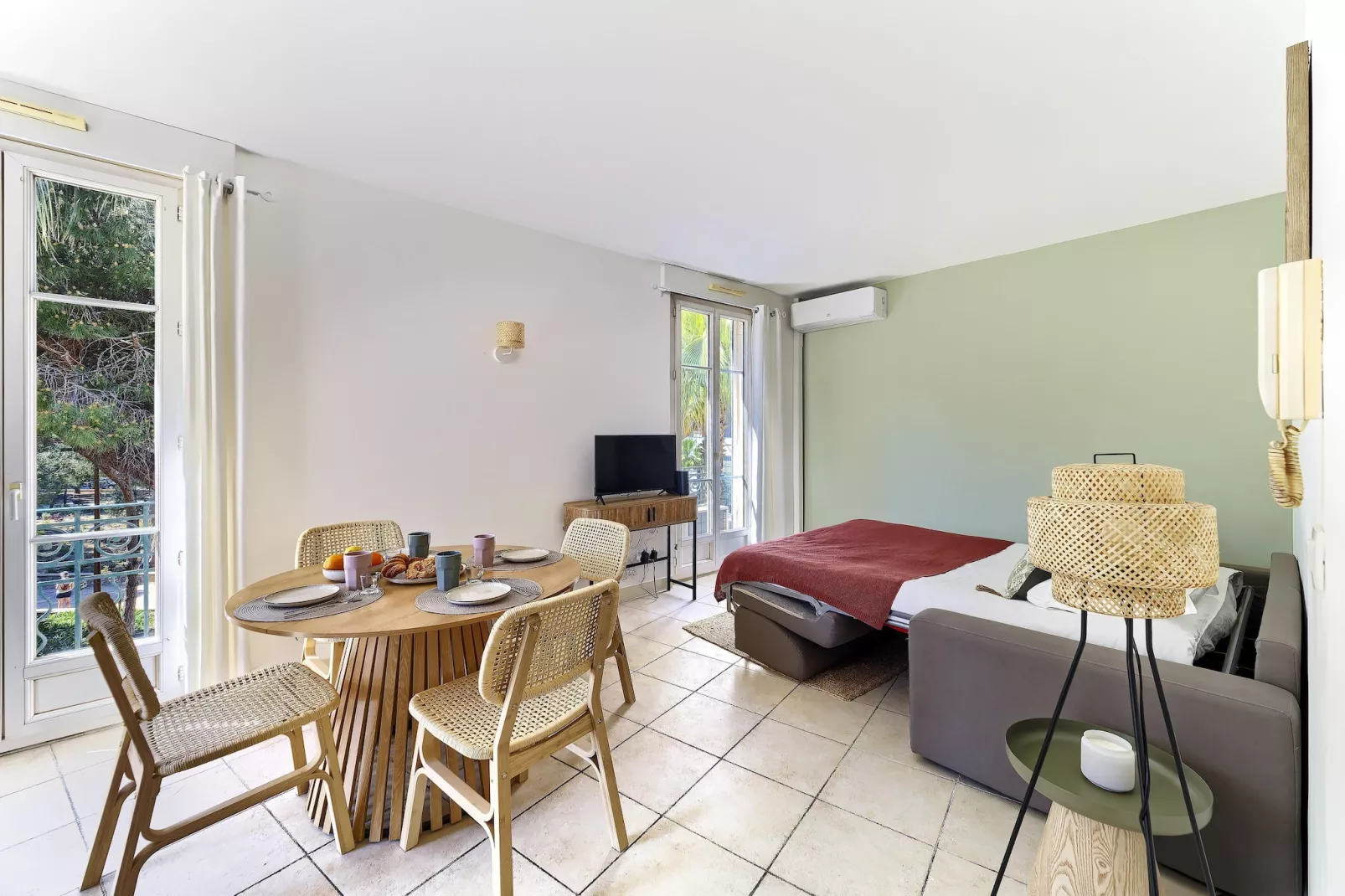 Appartement en bord de mer – Plage de la Salis-Eetkamer