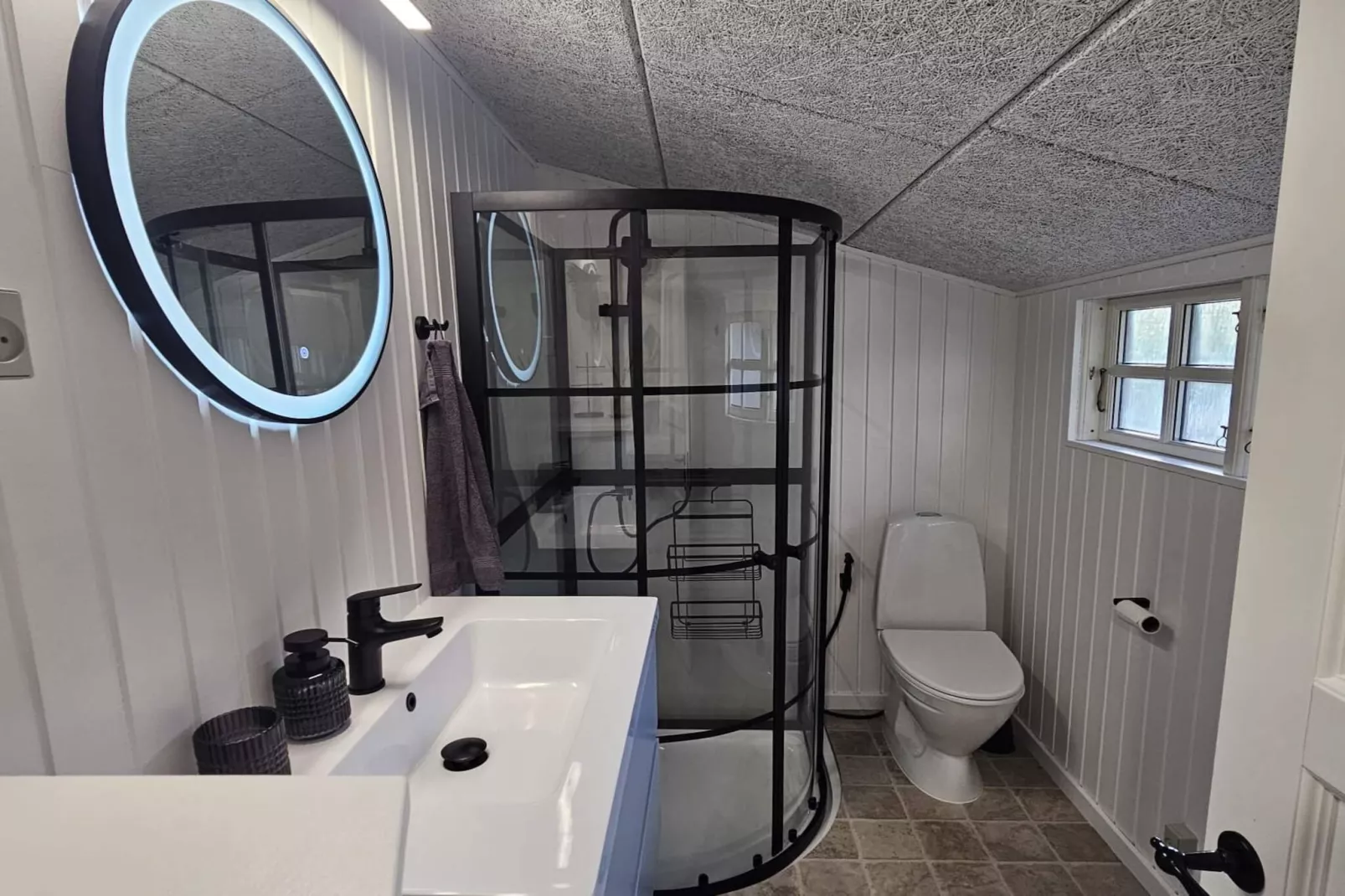 Gezinsvriendelijk huisje vlakbij de kust-Binnen