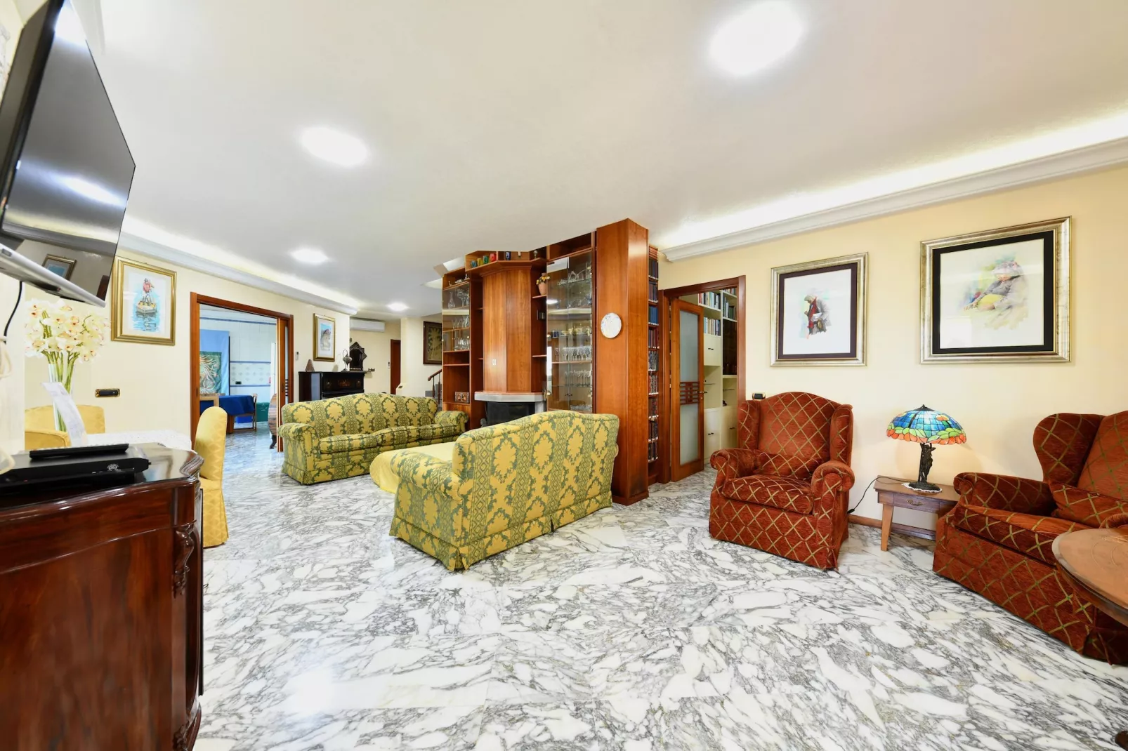 Villa Vella mit Privatpool-Woonkamer