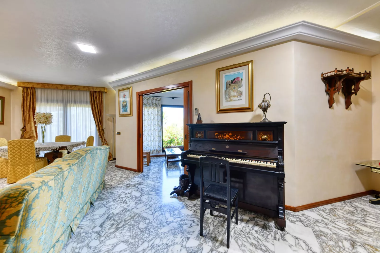 Villa Vella mit Privatpool-Woonkamer