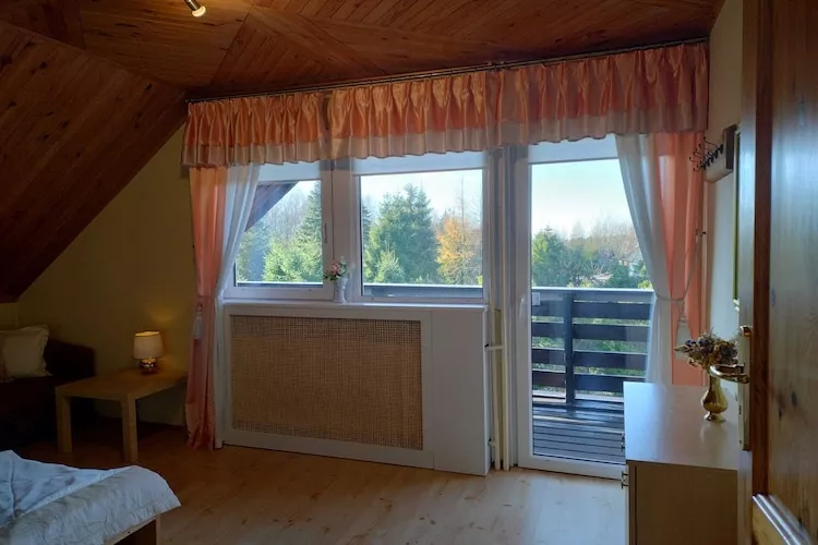 Dom wakacyjny w Szymbarku dla max 12 osób-Terrasbalkon