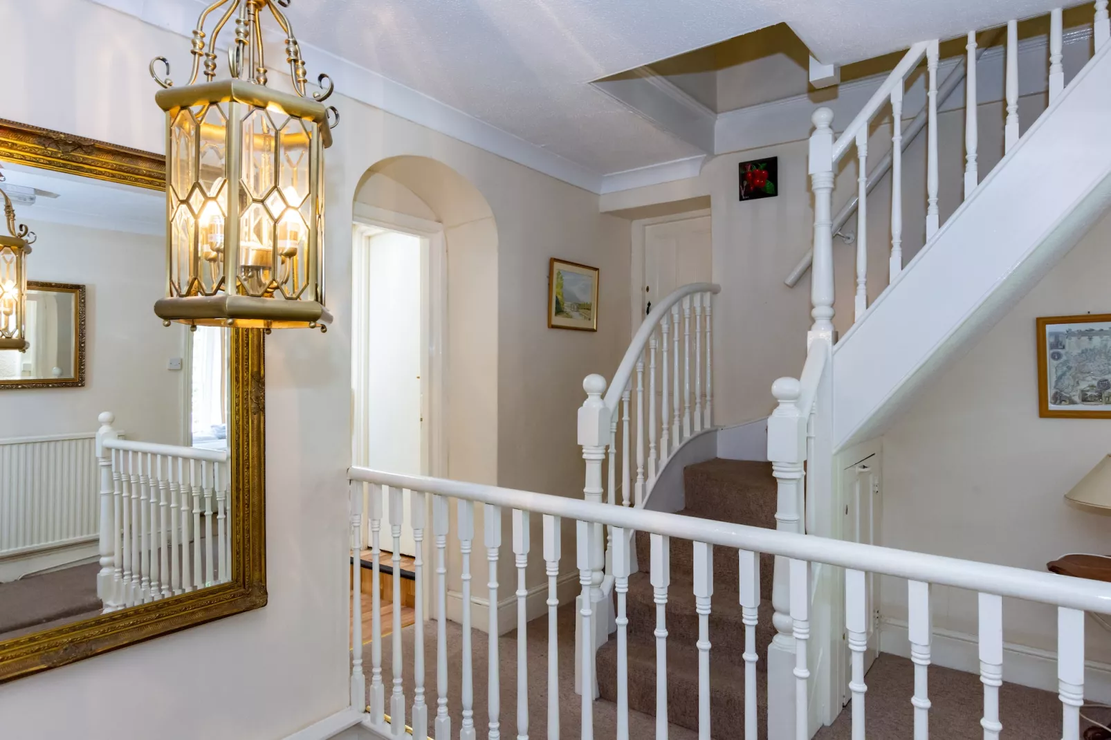 Holly Tree House-Overloop