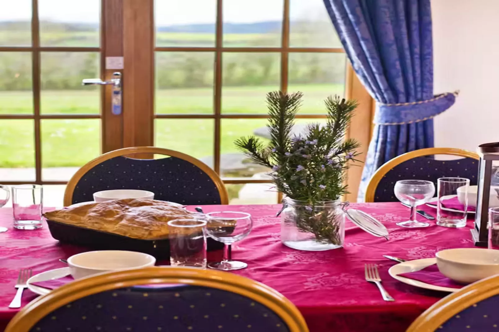 High Cloud Farm & Barn-Eetkamer