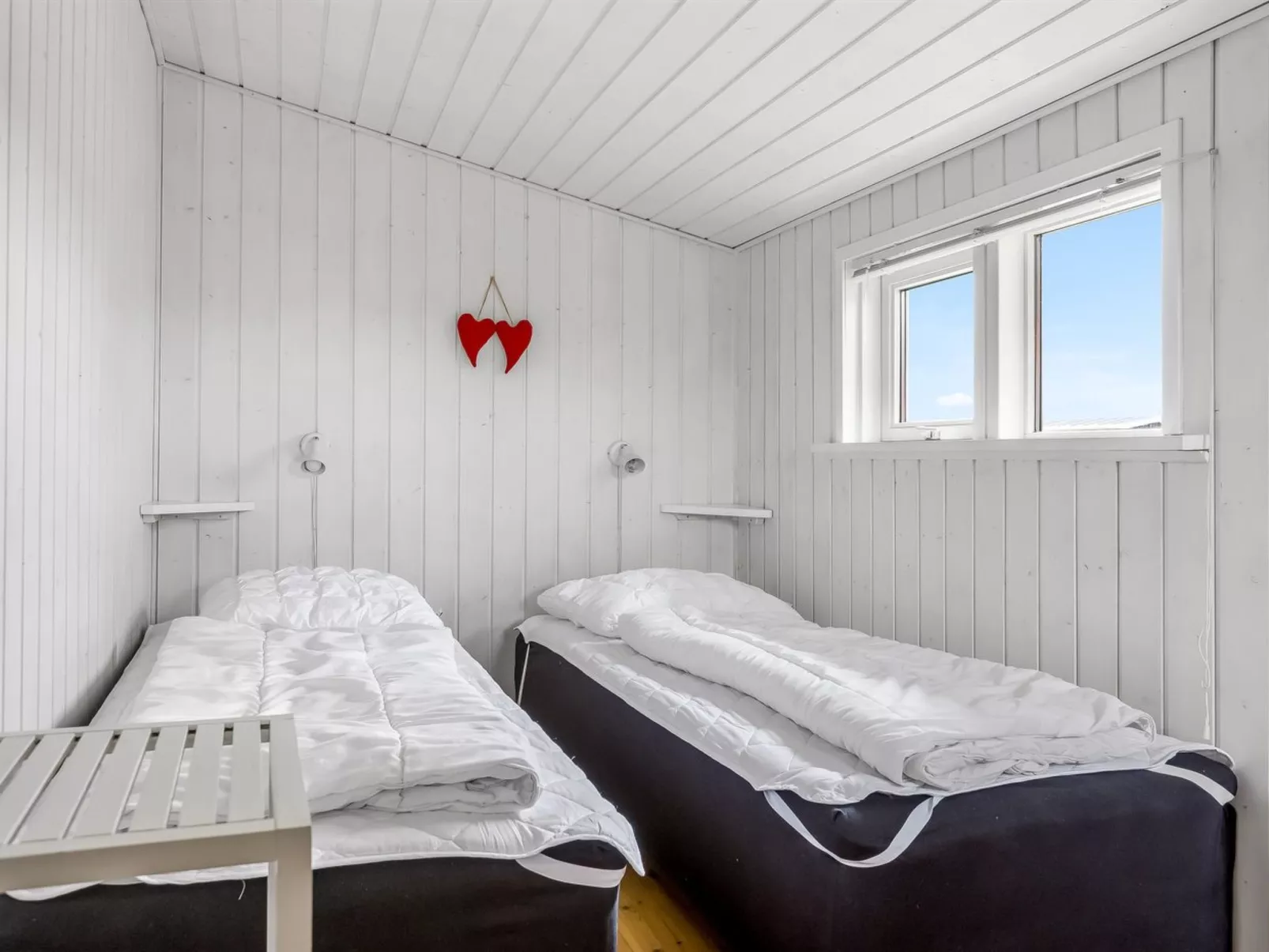 "Mortensen" - 350m from the sea-Binnen