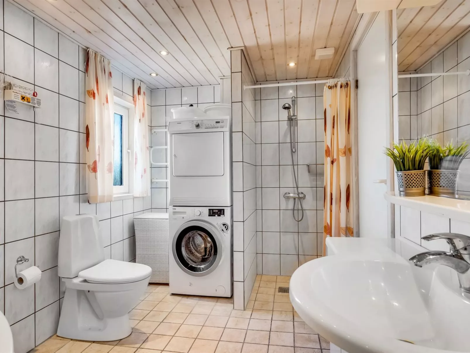 "Loryleimis" - 300m from the sea-Binnen