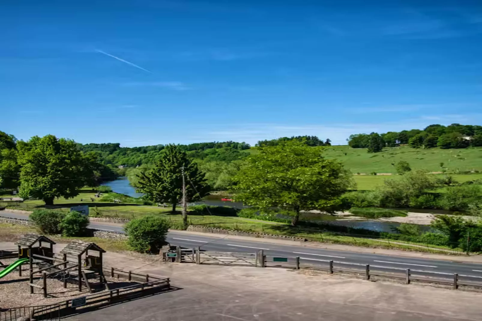 River Wye Lodge-Tuinen zomer