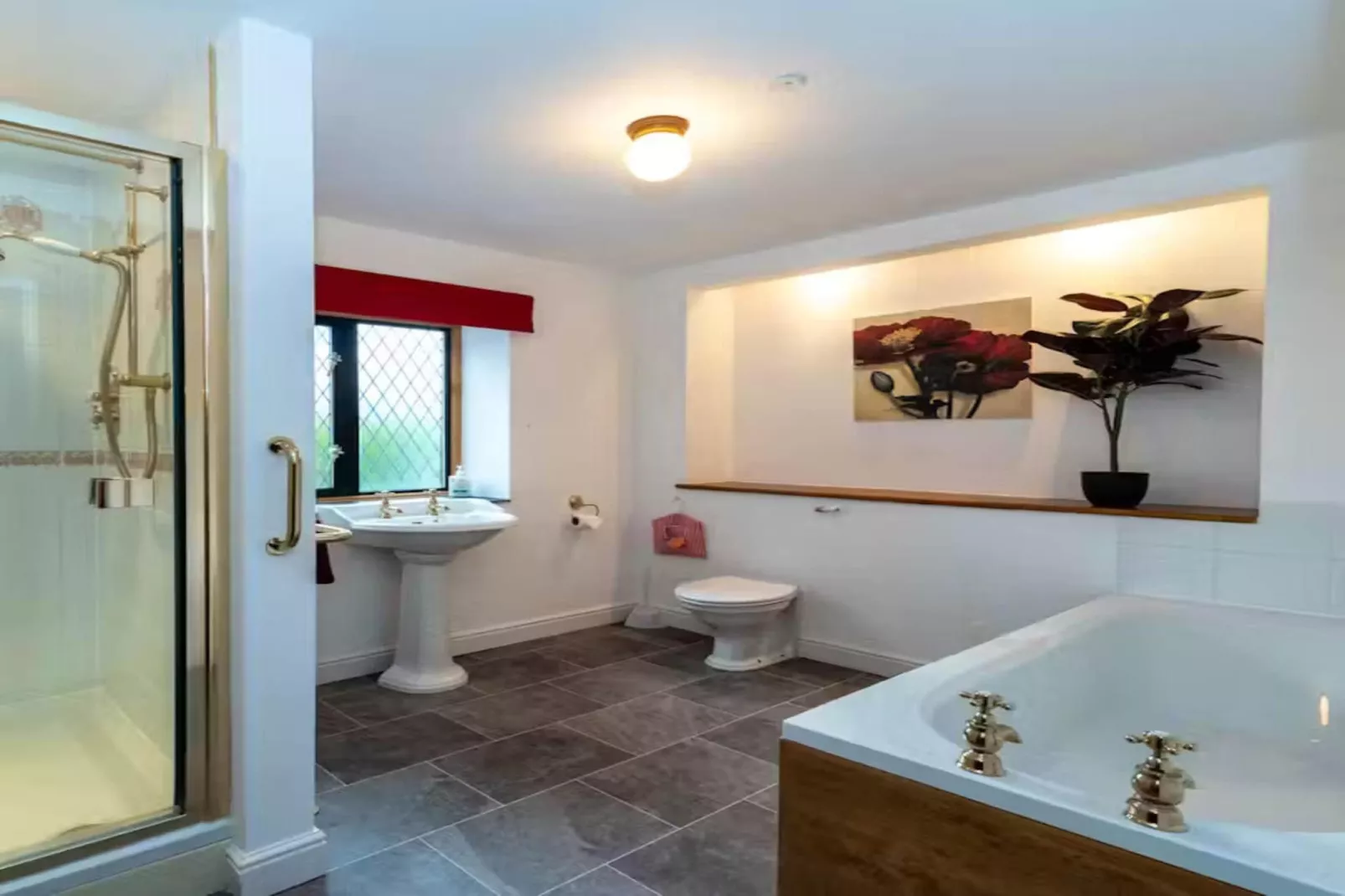 Manor on the Monnow-Badkamer