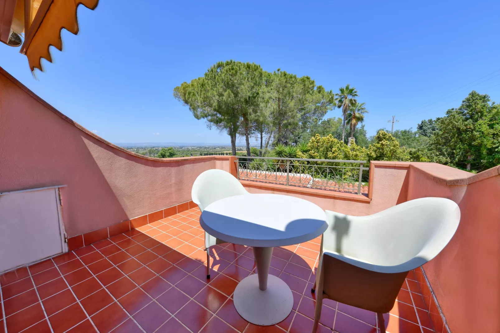 Villa Vella mit Privatpool-Terrasbalkon