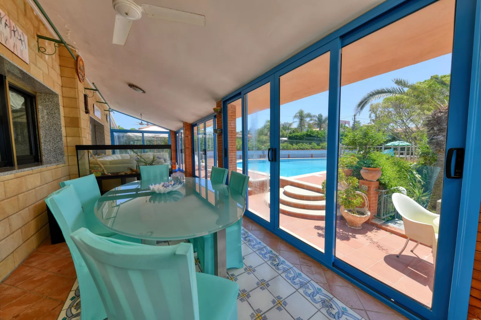 Villa Vella mit Privatpool-Terrasbalkon