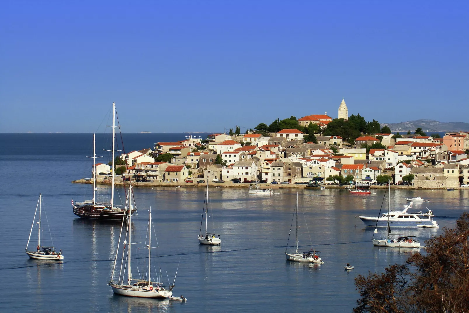 Delux two level garden apartment-Gebieden zomer 20km