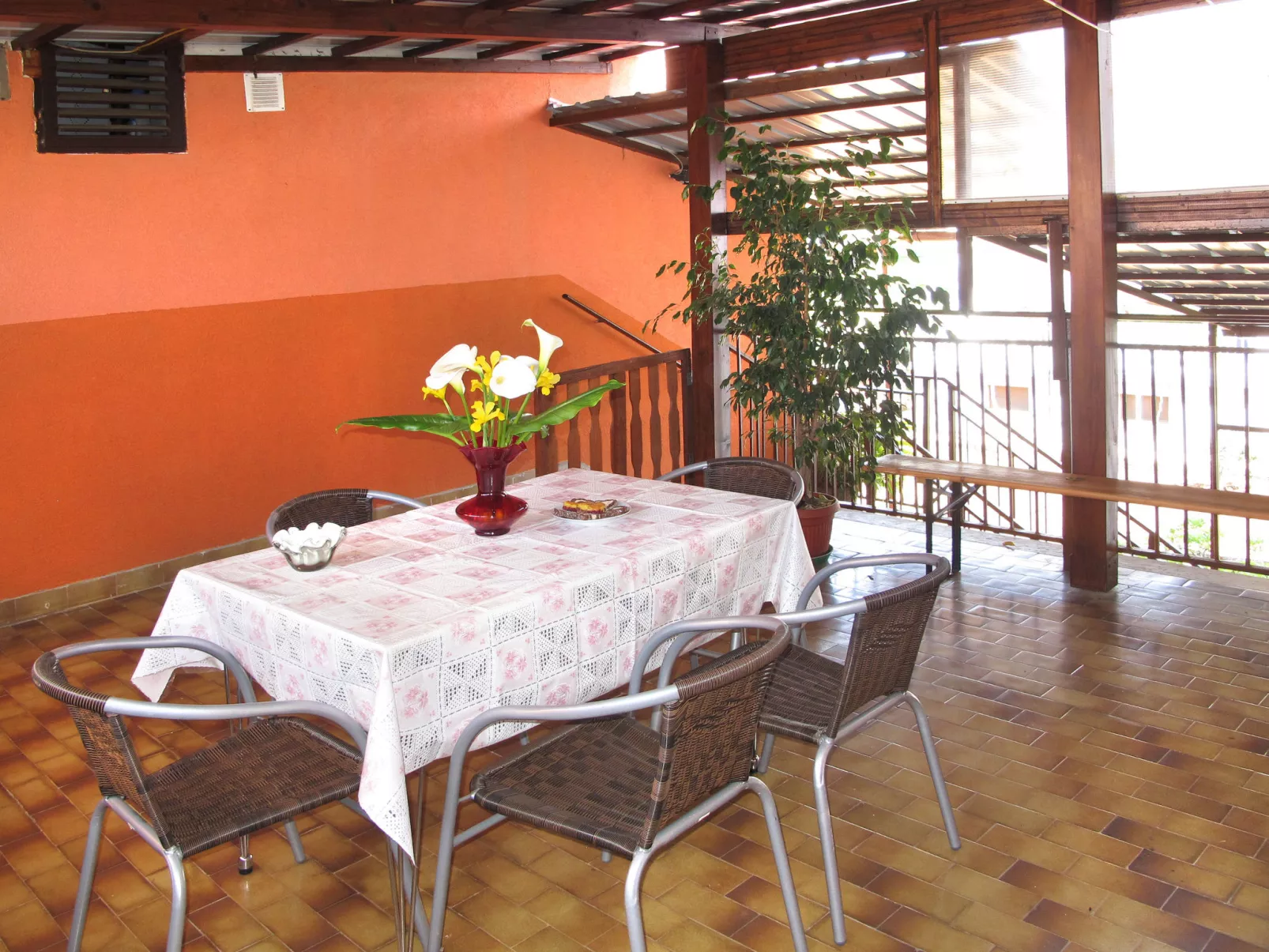 Lina (PUL305) - Binnen