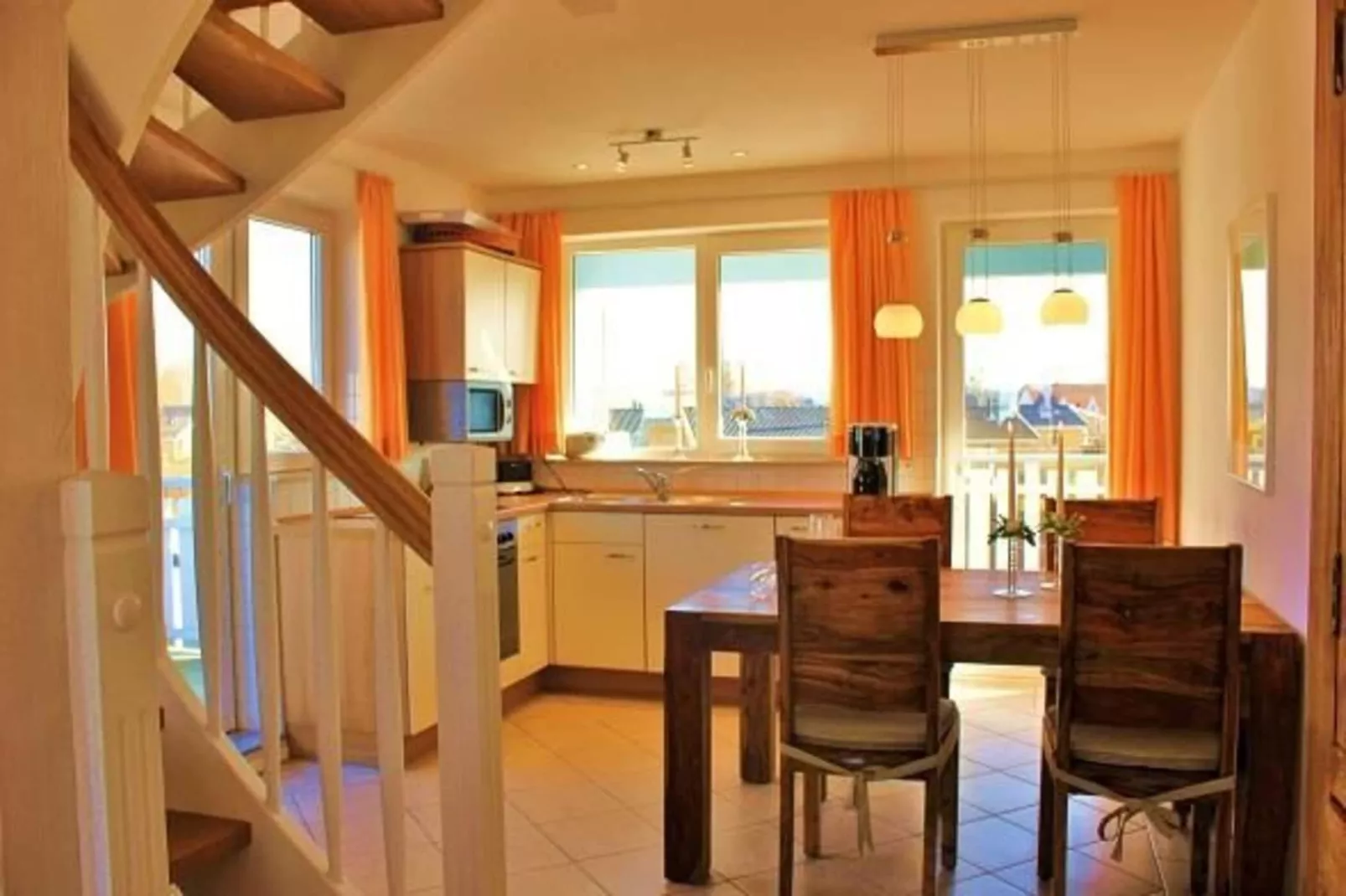 Kapitänsdeck 4 Pers 443-Eetkamer