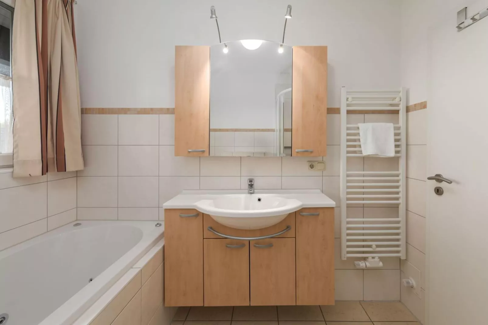 Mitteldeck 423-Badkamer