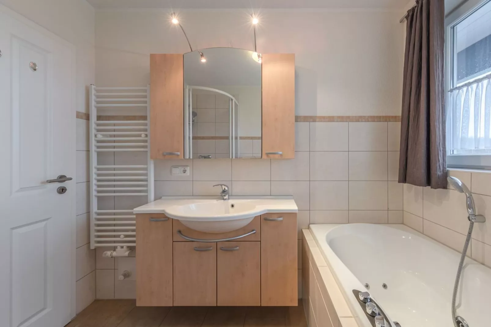 Kapitänsdeck 6 Pers 526-Badkamer