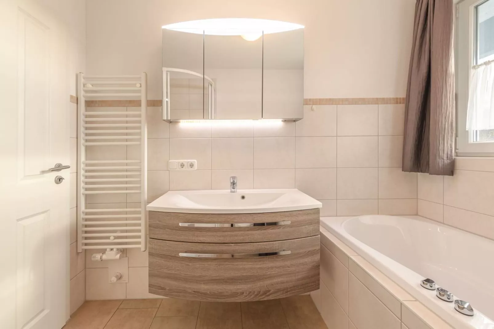 Kapitänsdeck 6 Pers 534-Badkamer