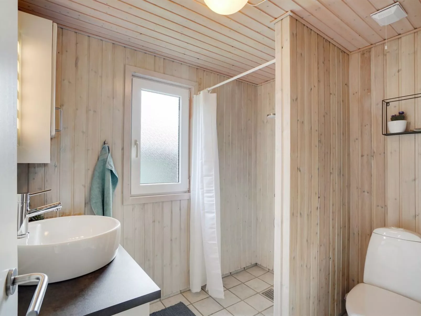 "Asmir" - 1.1km from the sea-Binnen