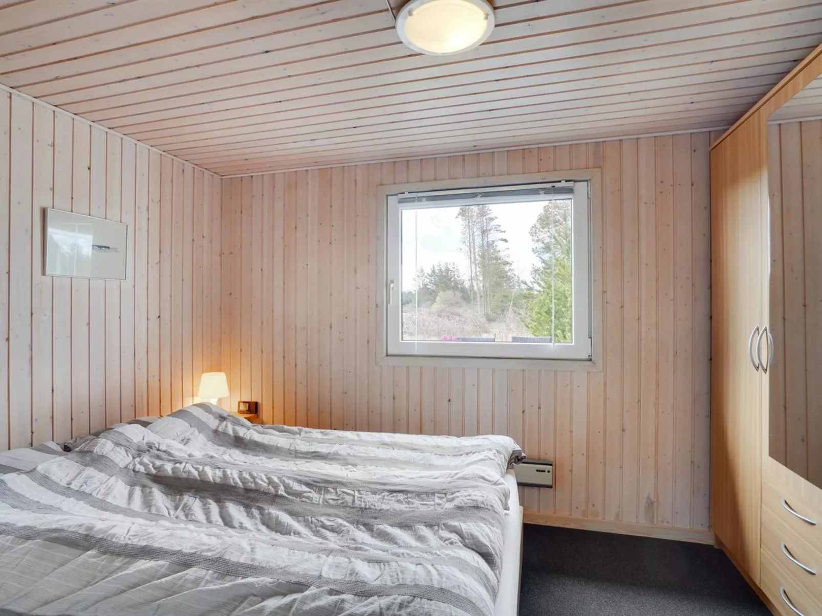 "Asmir" - 1.1km from the sea-Binnen