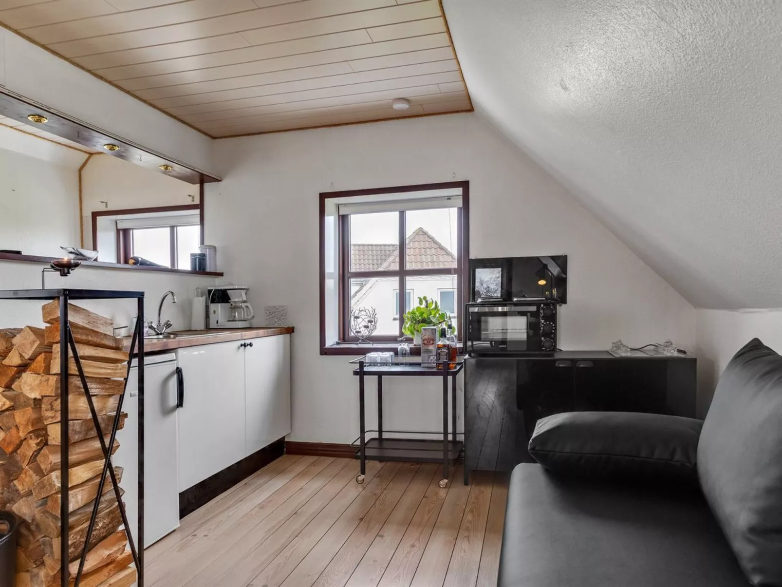 "Amely" - 500m from the sea-Binnen