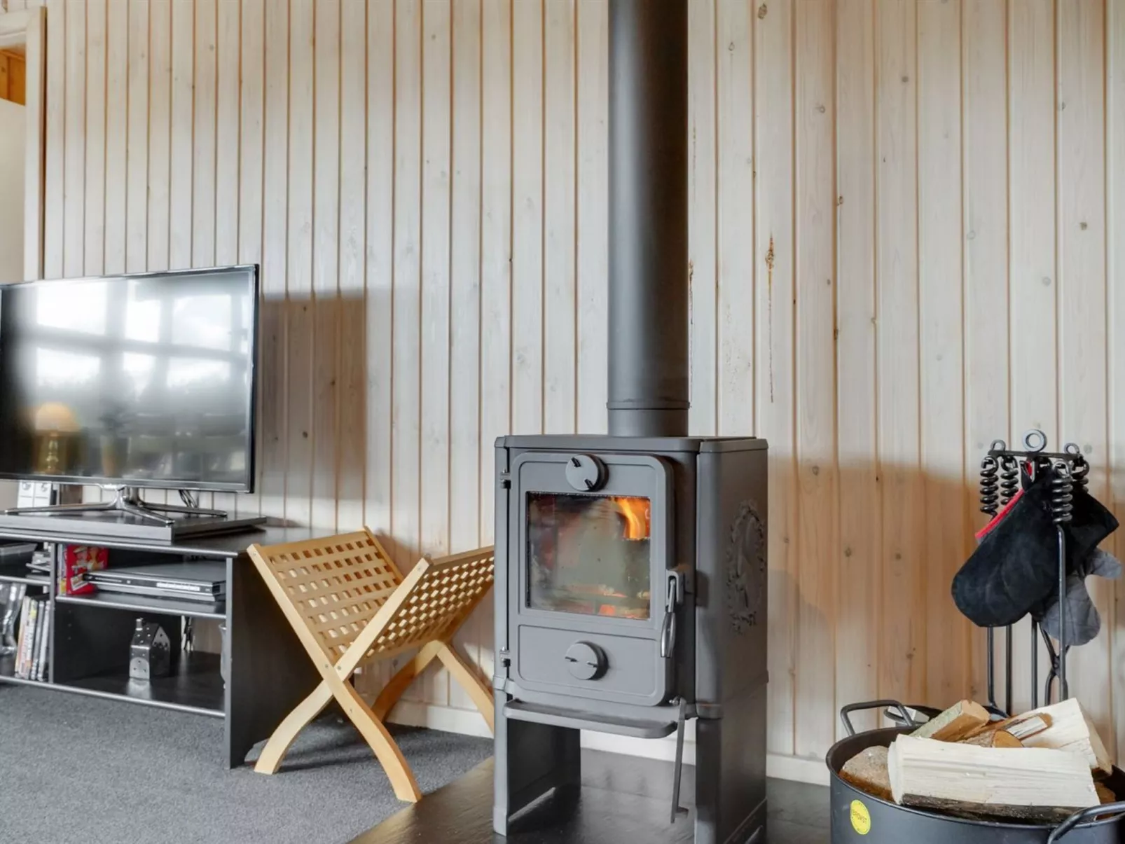 "Asmir" - 1.1km from the sea-Binnen