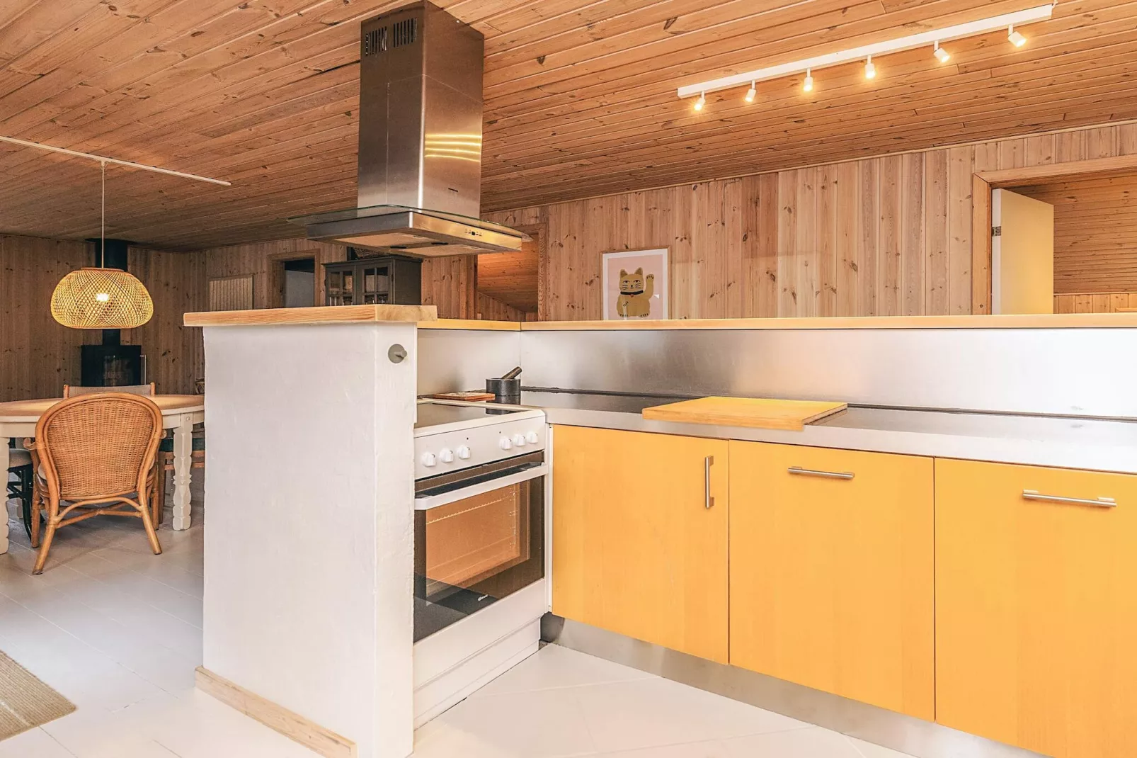 Kusthut met hottub-Binnen