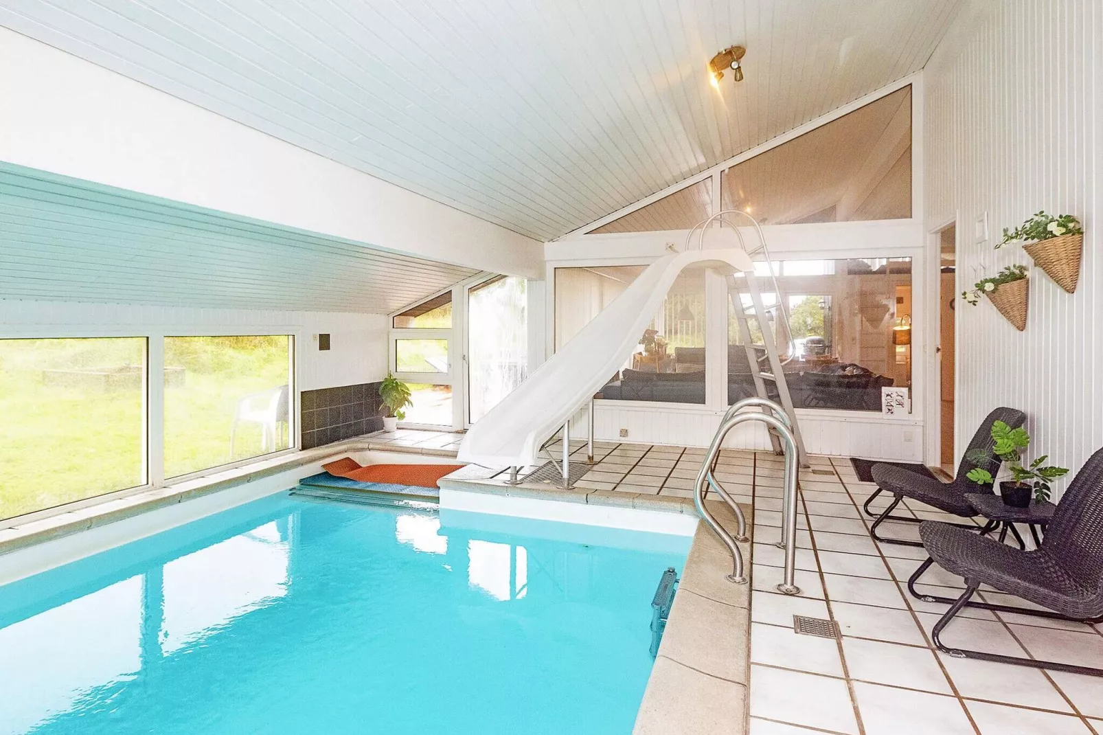 14 persoons vakantie huis in Blokhus-Zwembad