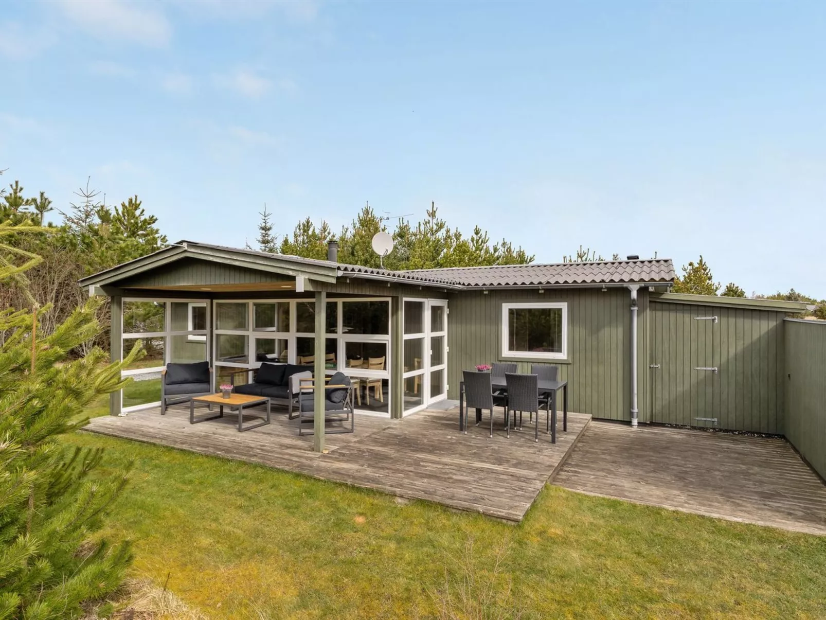 "Asmir" - 1.1km from the sea-Buiten