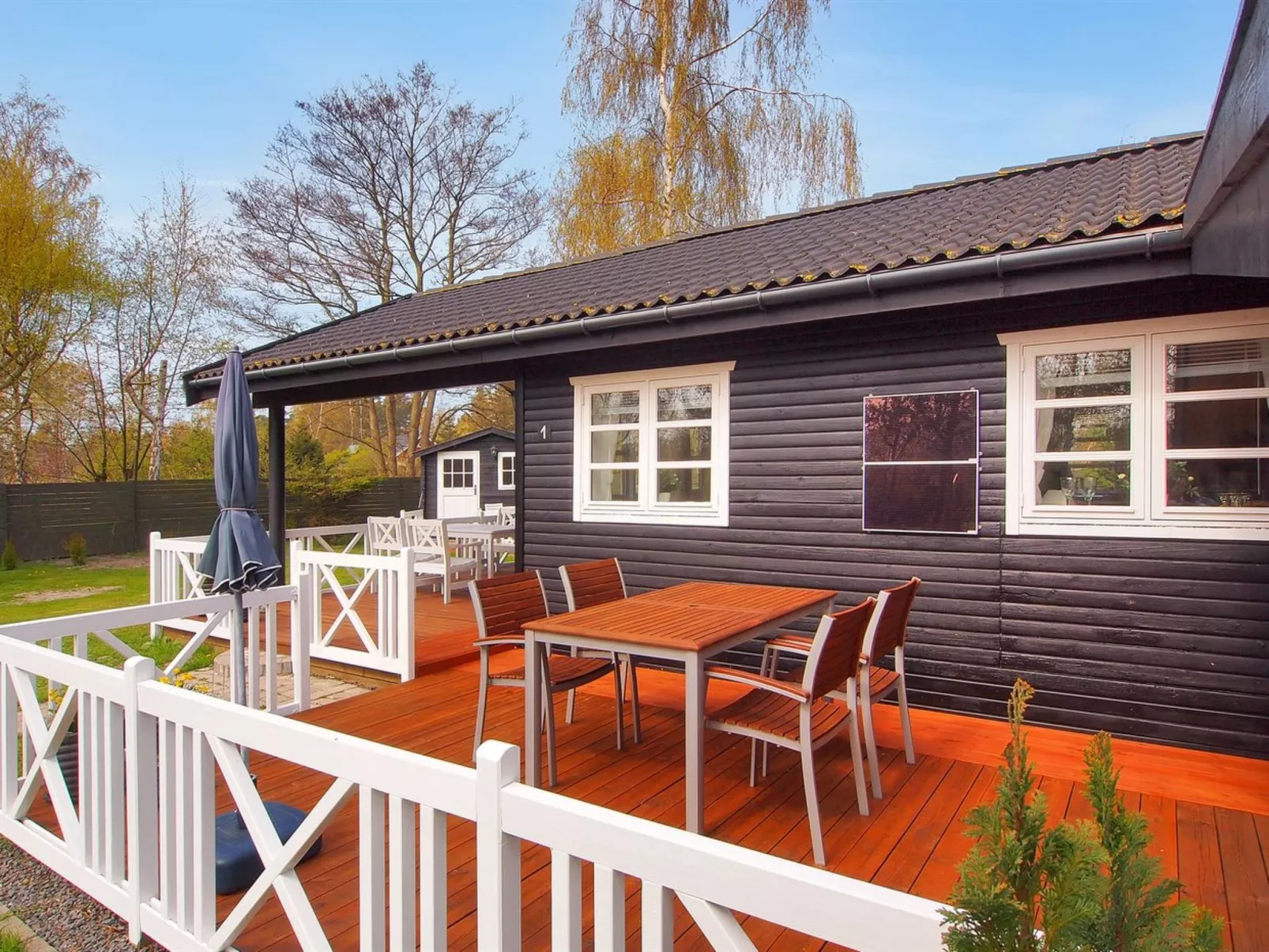 "Enola" - 900m from the sea