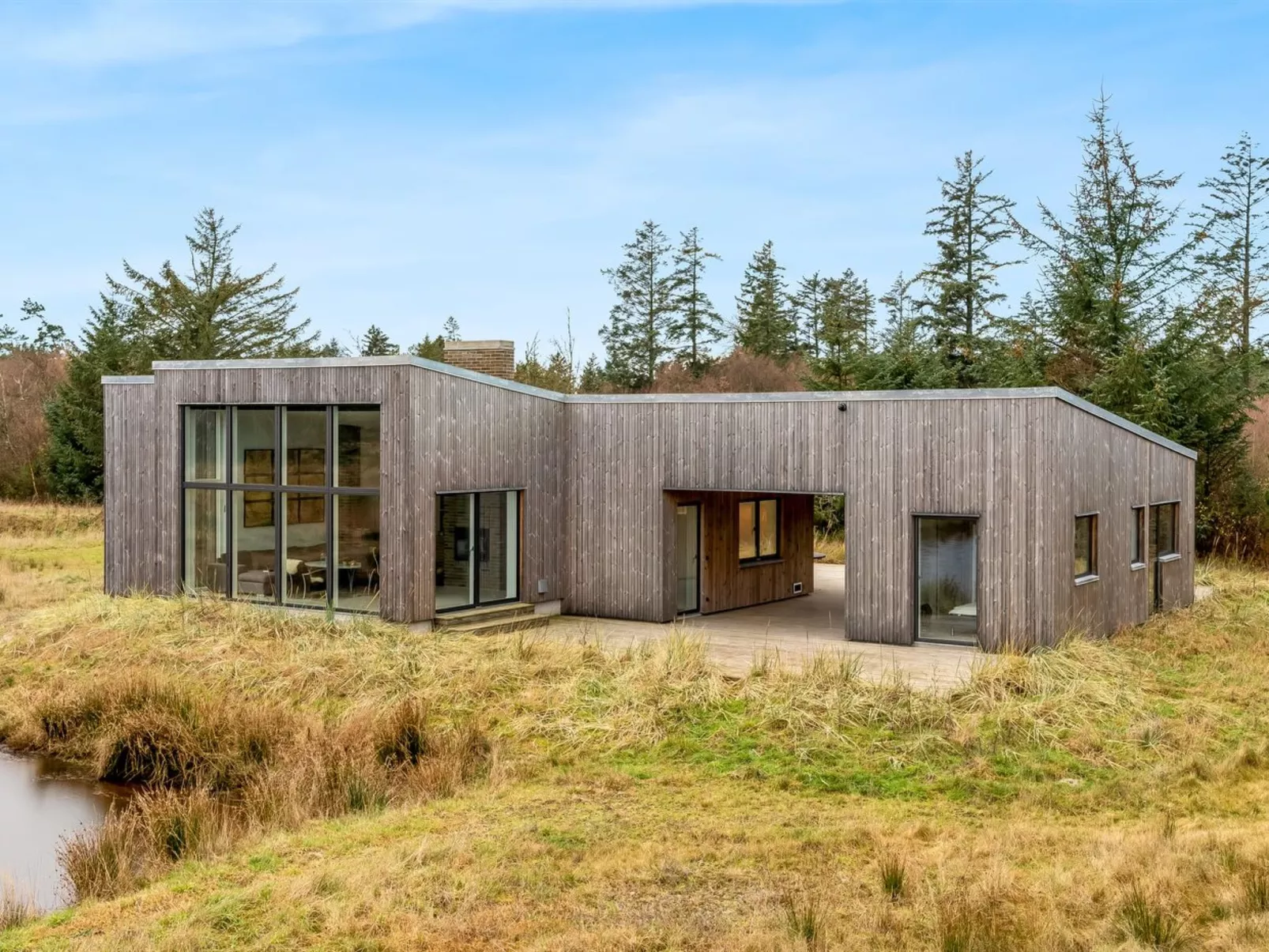 "Nico" - 1.4km from the sea