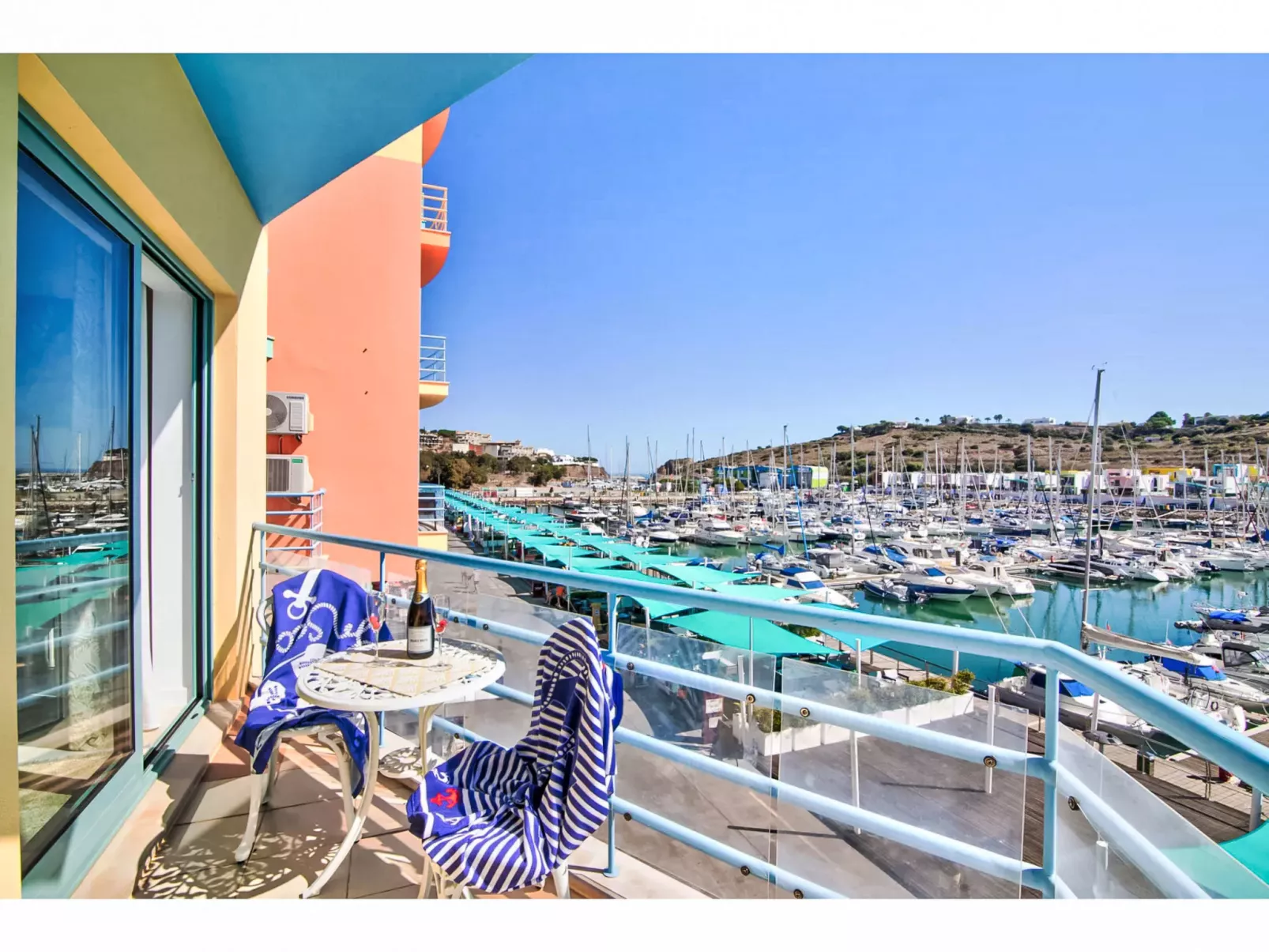 W Marina - Sunny Way