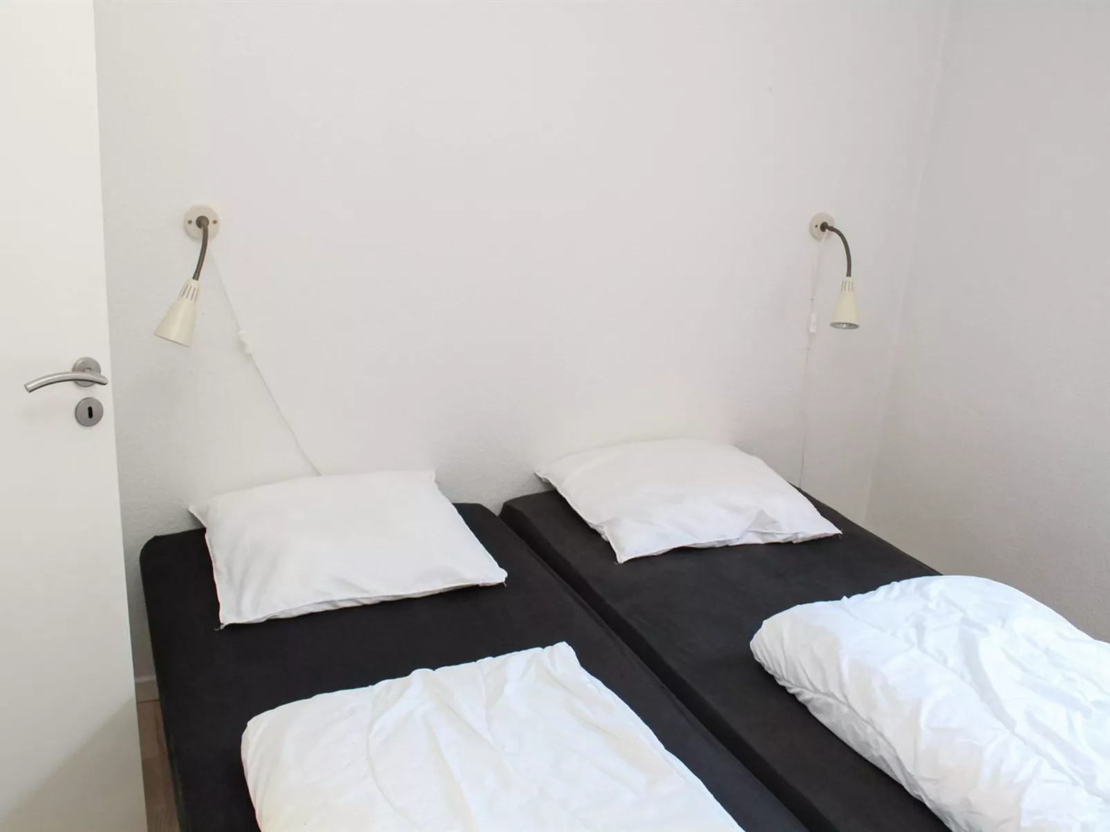 "Viljo" - 100m from the sea-Binnen