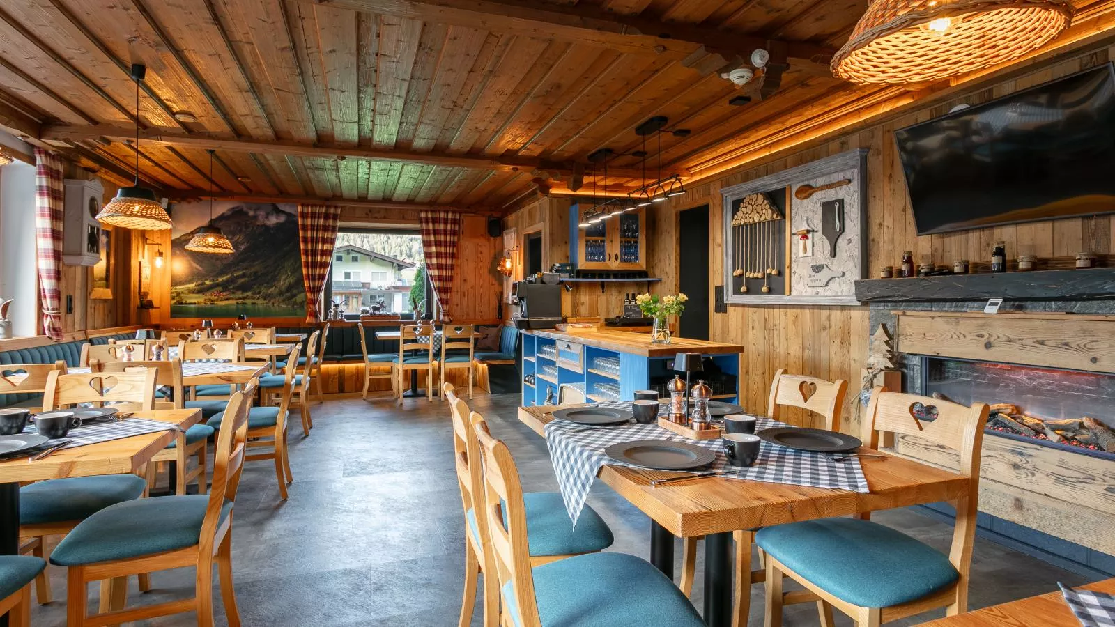 Bergzeit Hollersbach L-Eetkamer