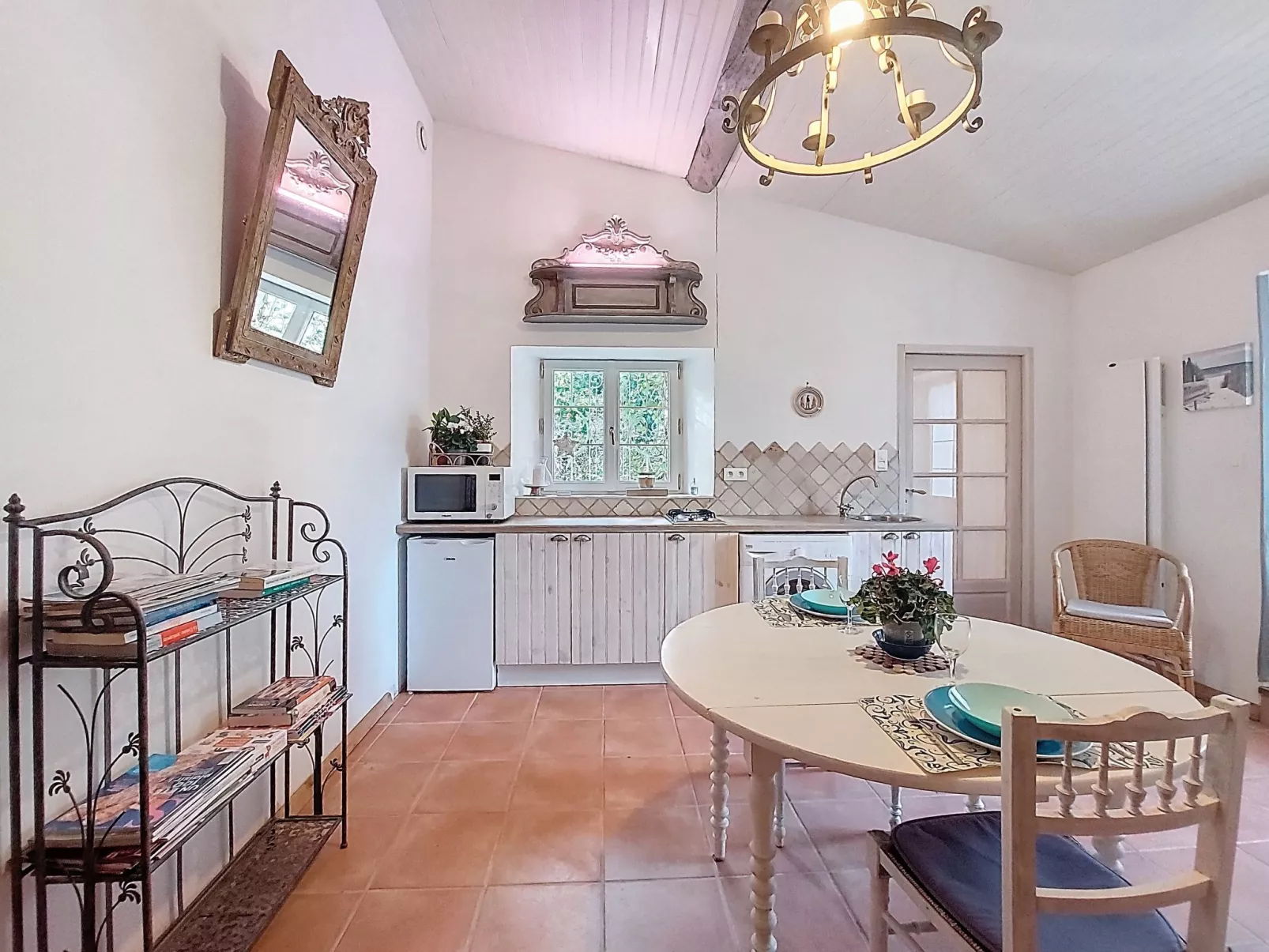 Le Four à Chaux-Binnen