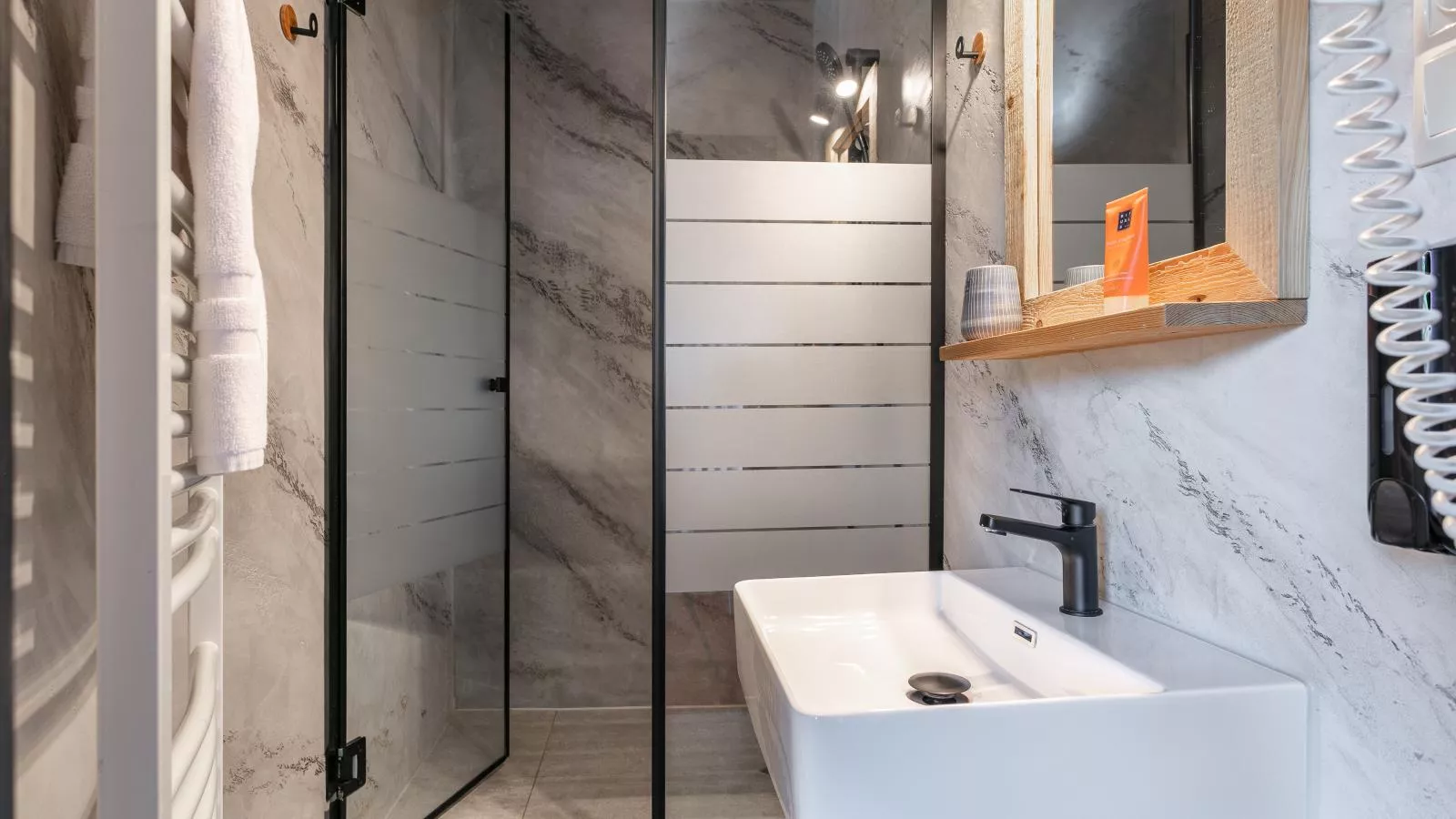 Bergzeit Hollersbach L-Badkamer