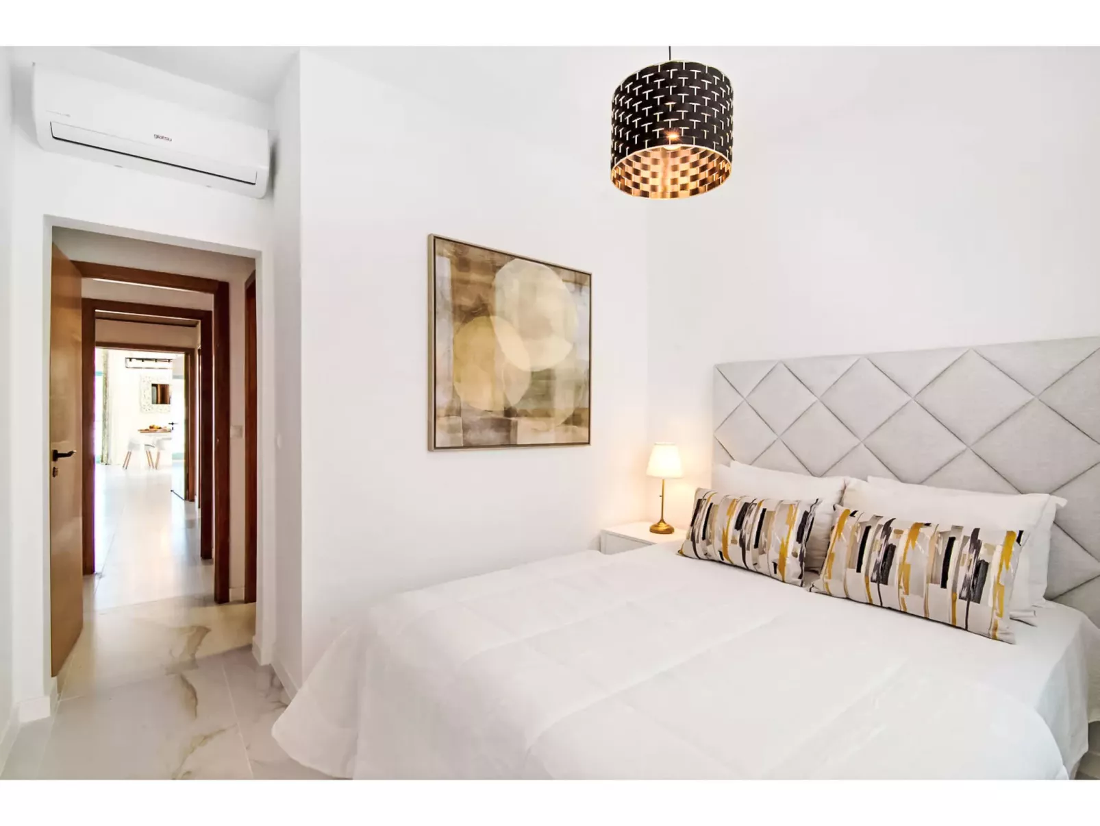 W Marina - Sunny Way-Binnen