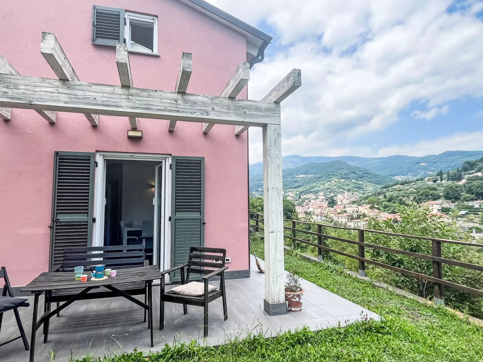 Le radici dell´ulivo-Buiten