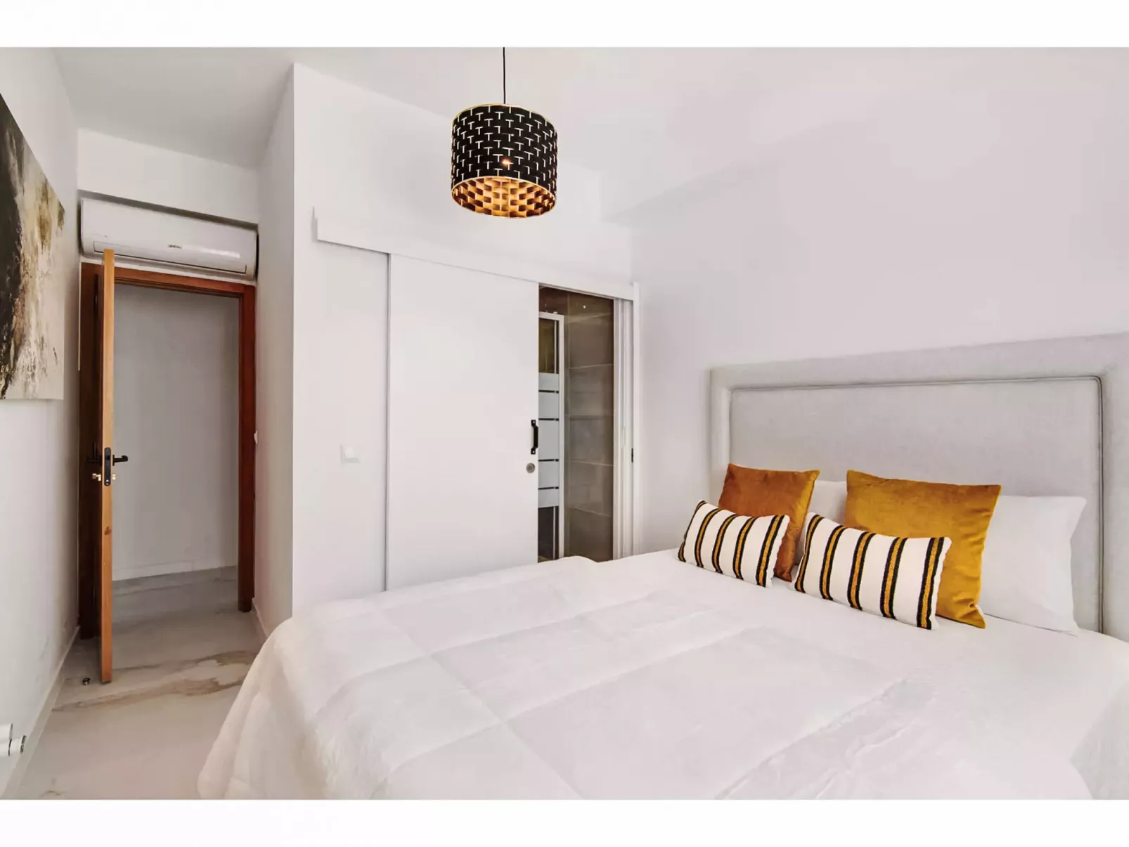 W Marina - Sunny Way-Binnen