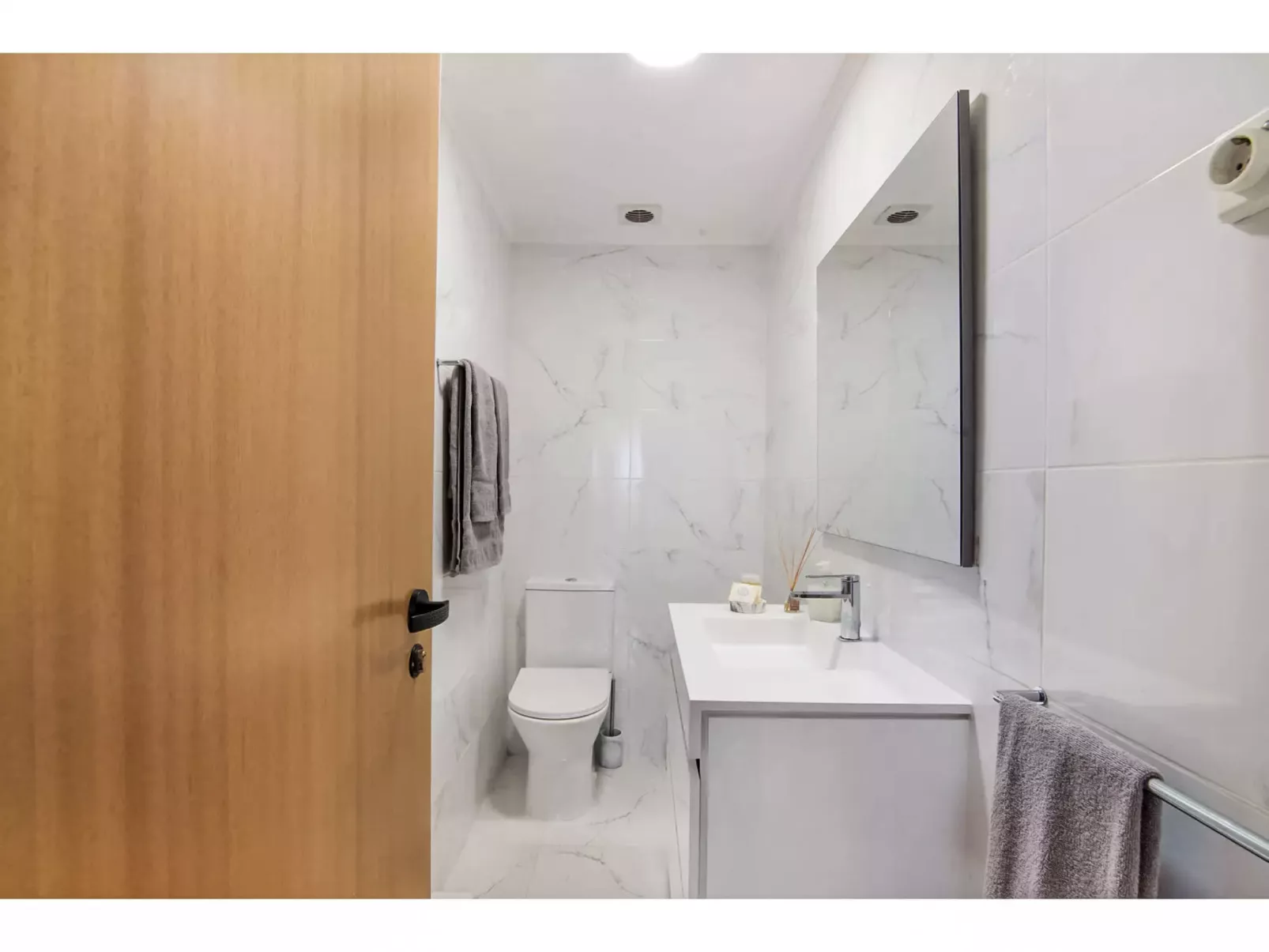 W Marina - Sunny Way-Binnen