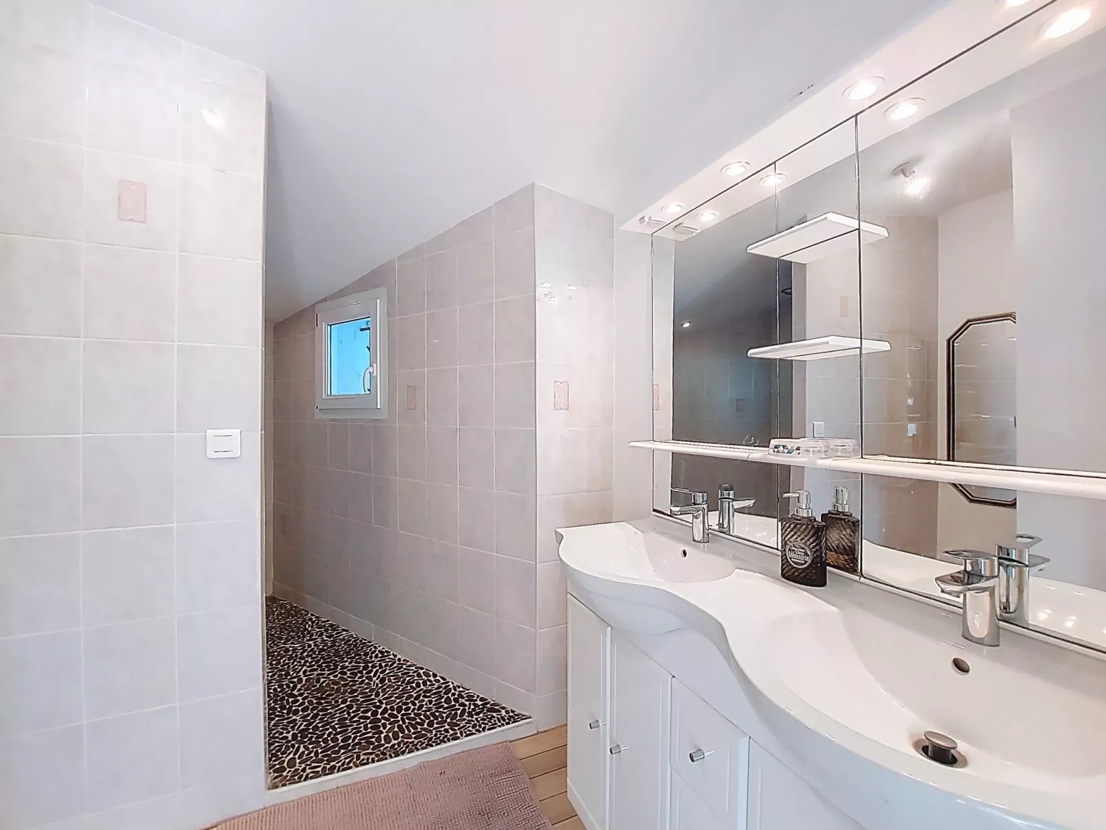 Les Roselières-Binnen