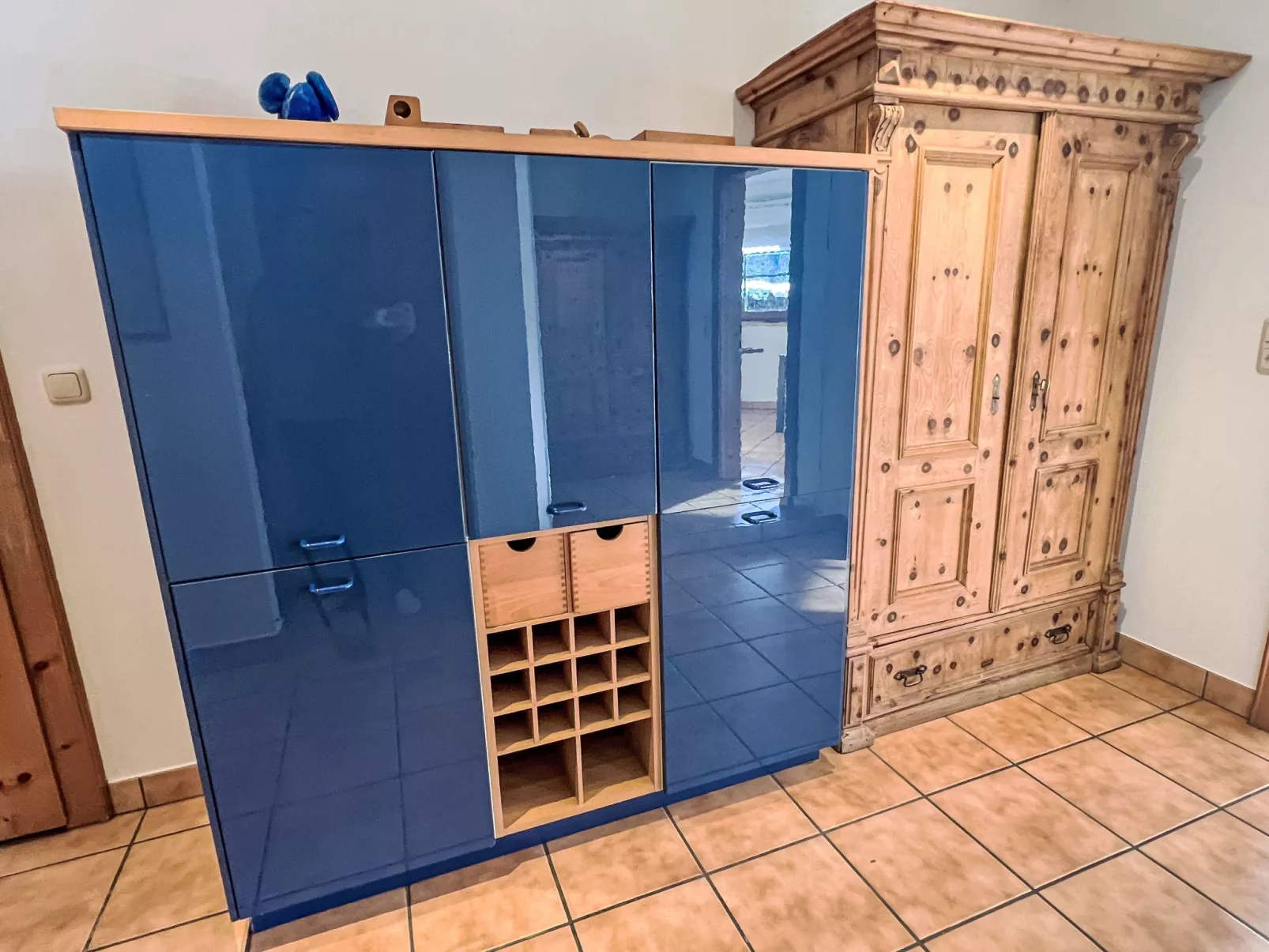 Blauer Elefant-Binnen