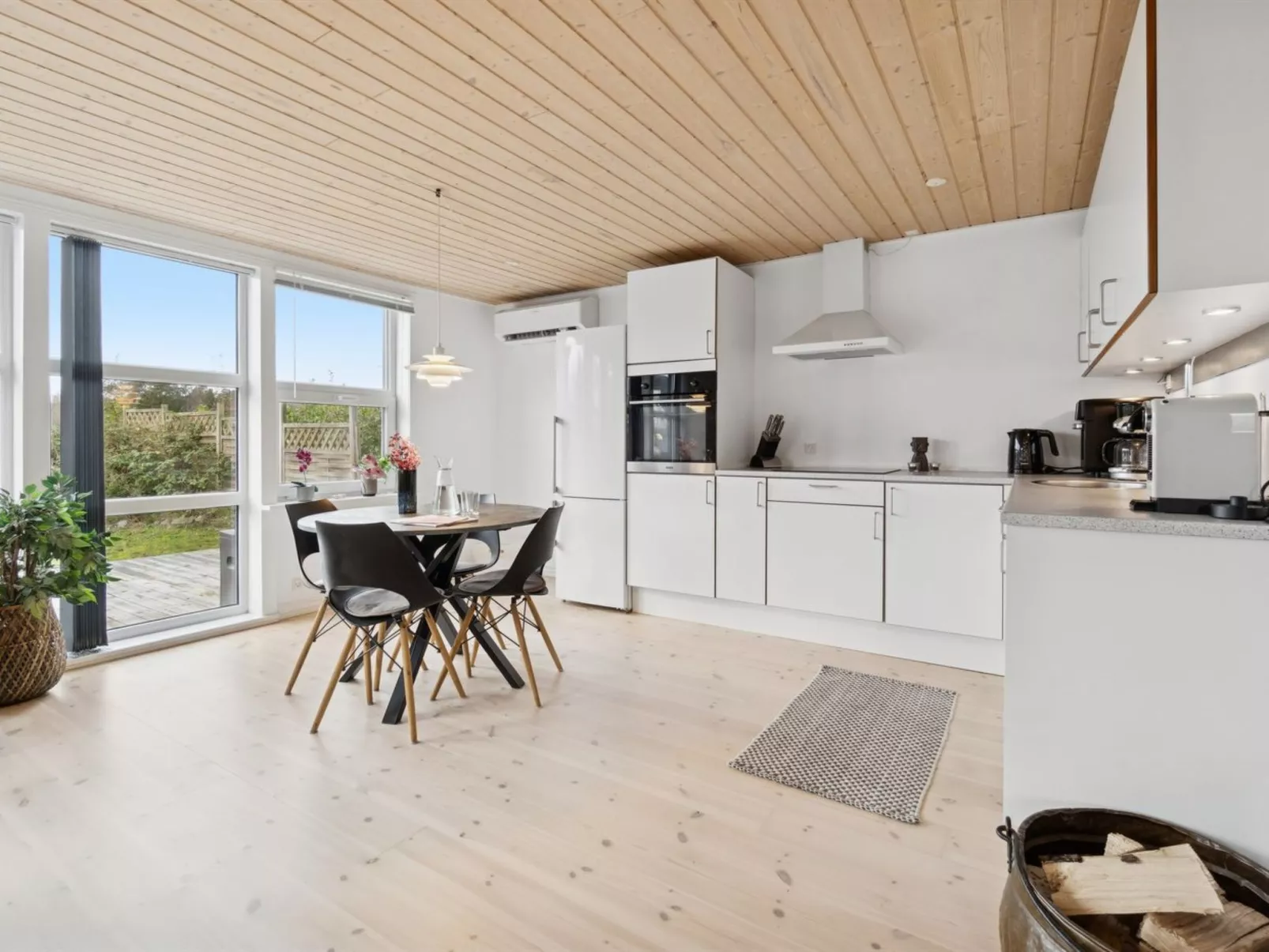 "Algeth" - 350m from the sea-Binnen