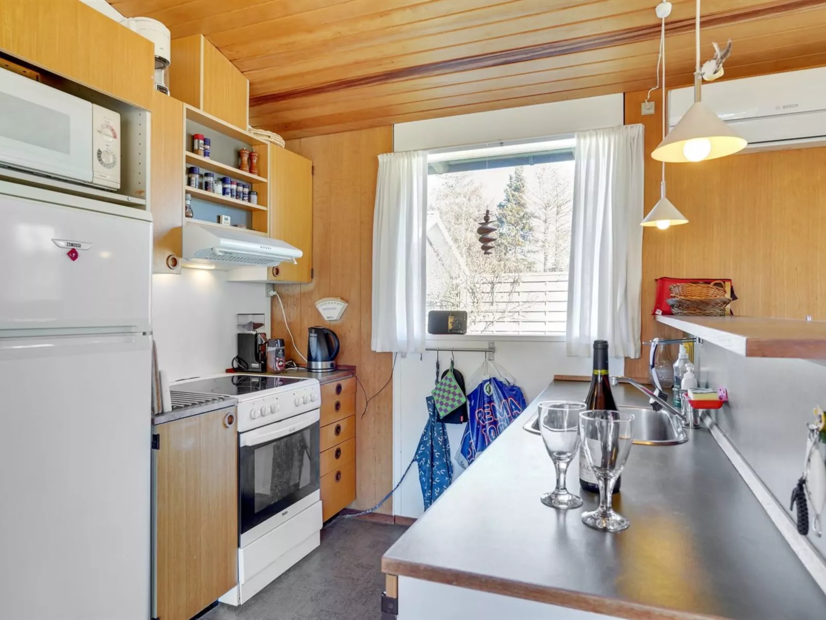 "Odstanus" - 575m from the sea-Binnen