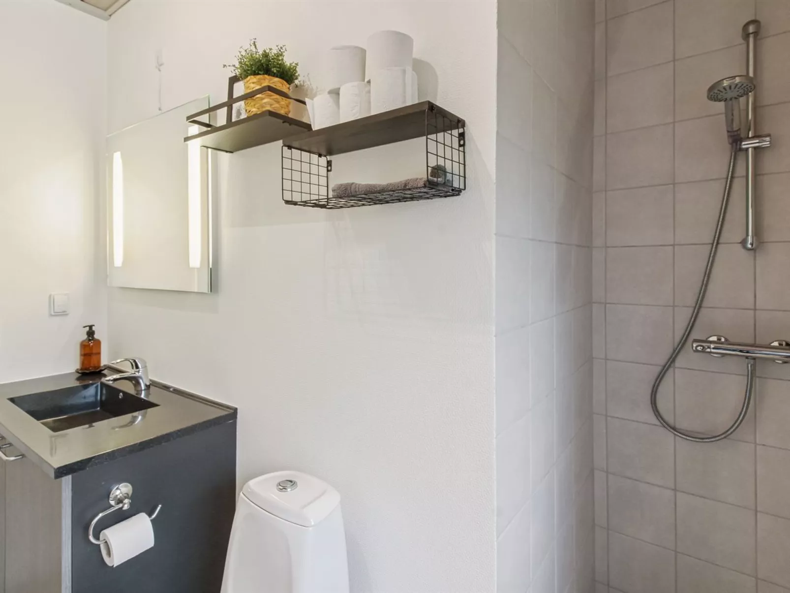 "Nedelko" - 30km from the sea-Binnen