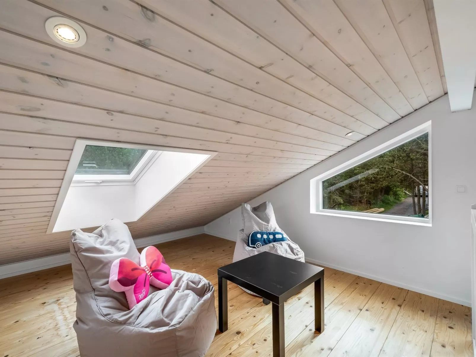 "Jonka" - 2km from the sea-Binnen