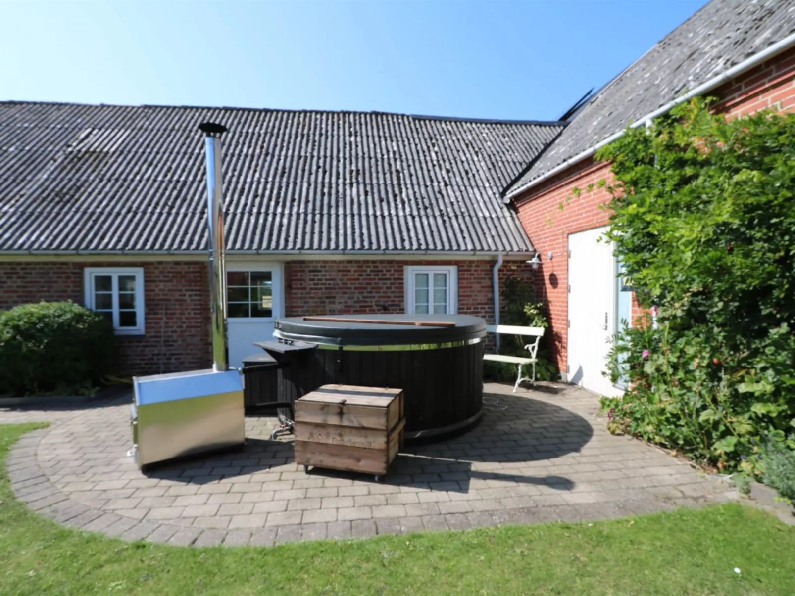 "Brigitte" - 1.3km to the fjord-Binnen