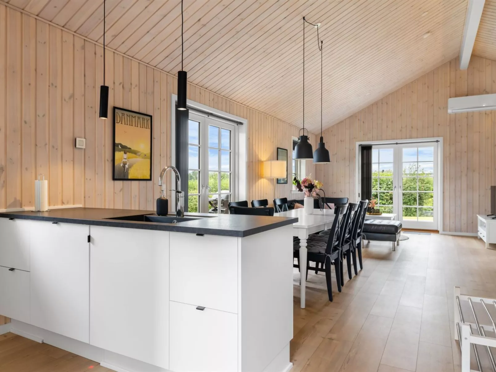 "Rixa" - 350m from the sea-Binnen