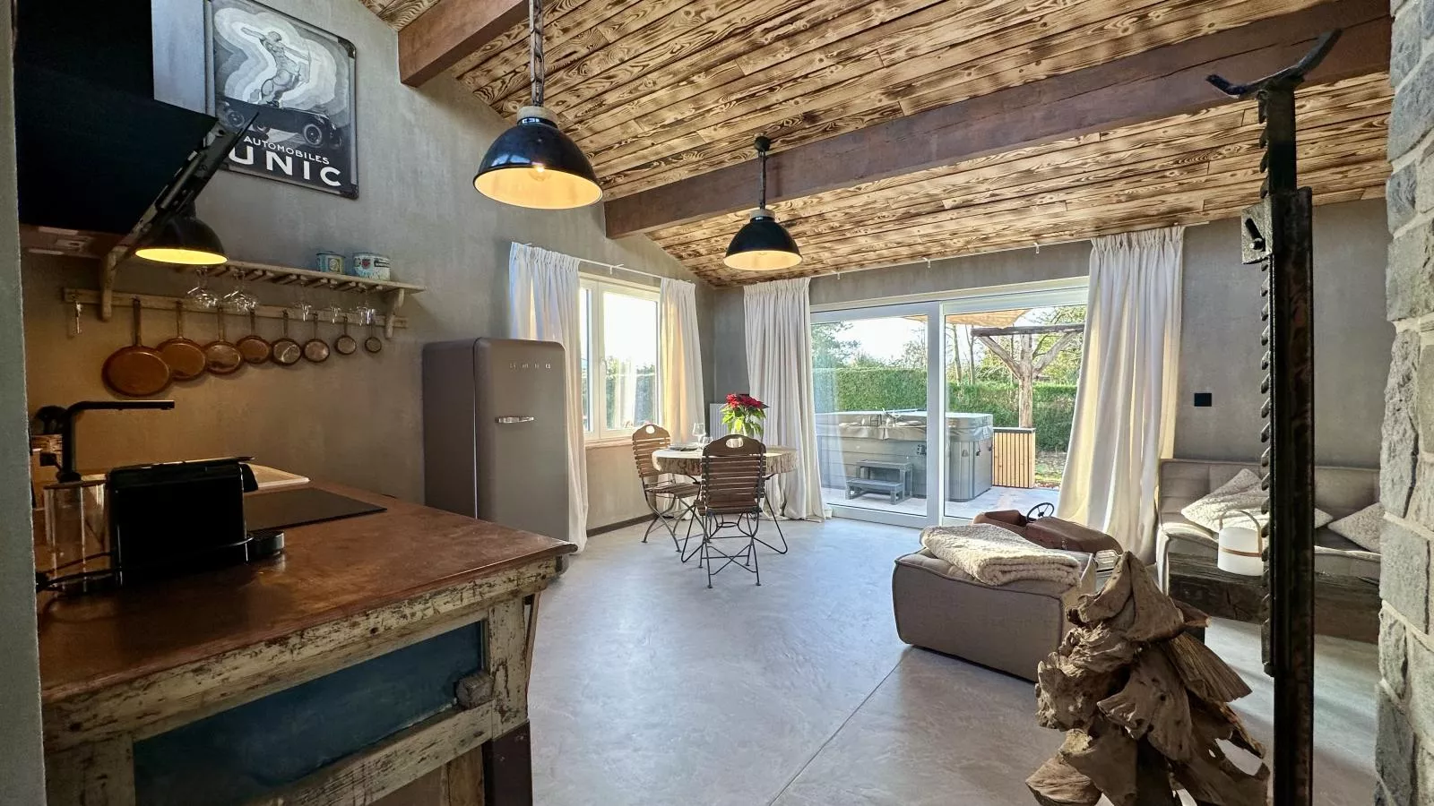 Chez Brigitte-Buitenkant zomer